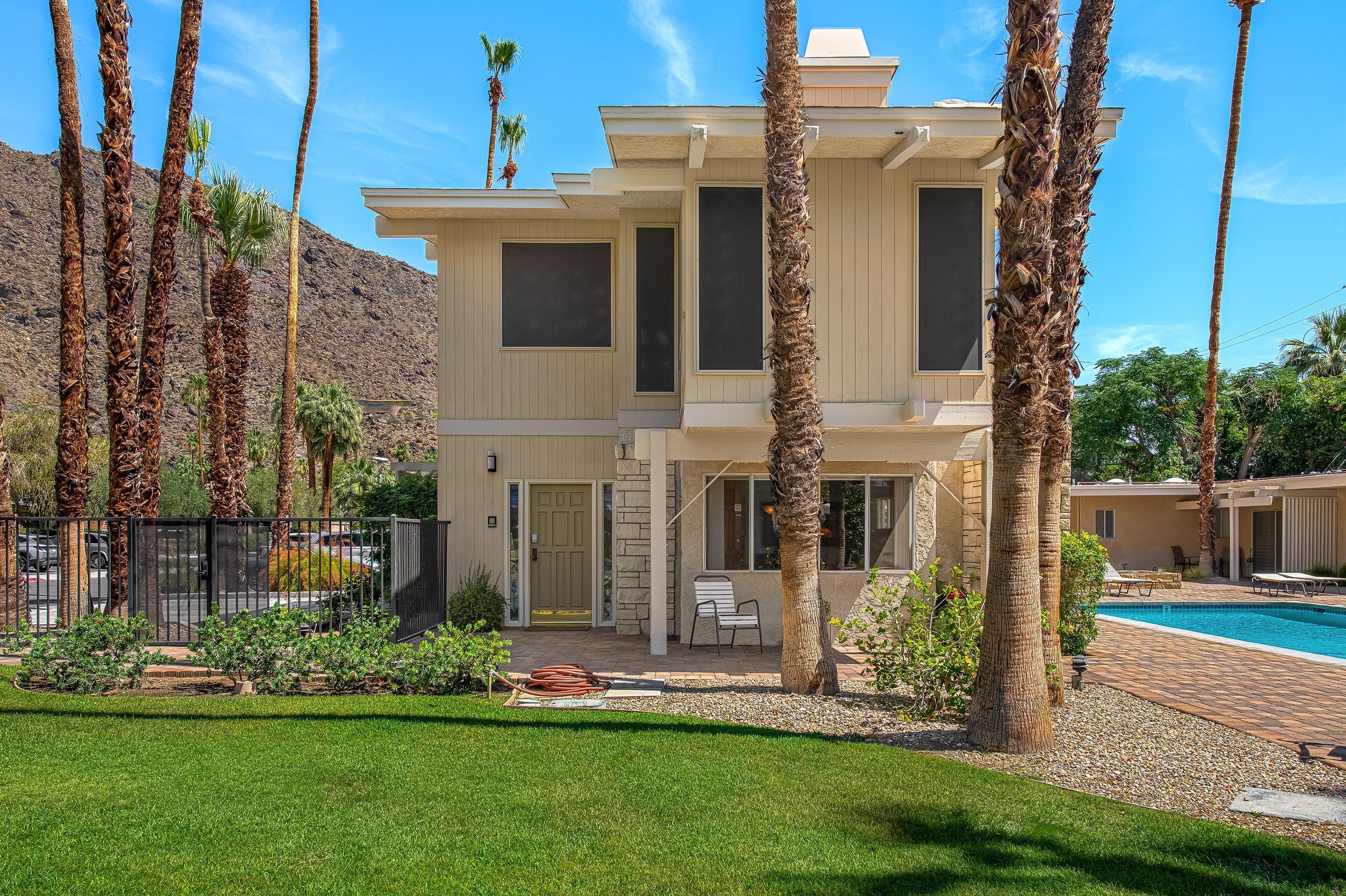 290 S San Jacinto DR Unit: 9