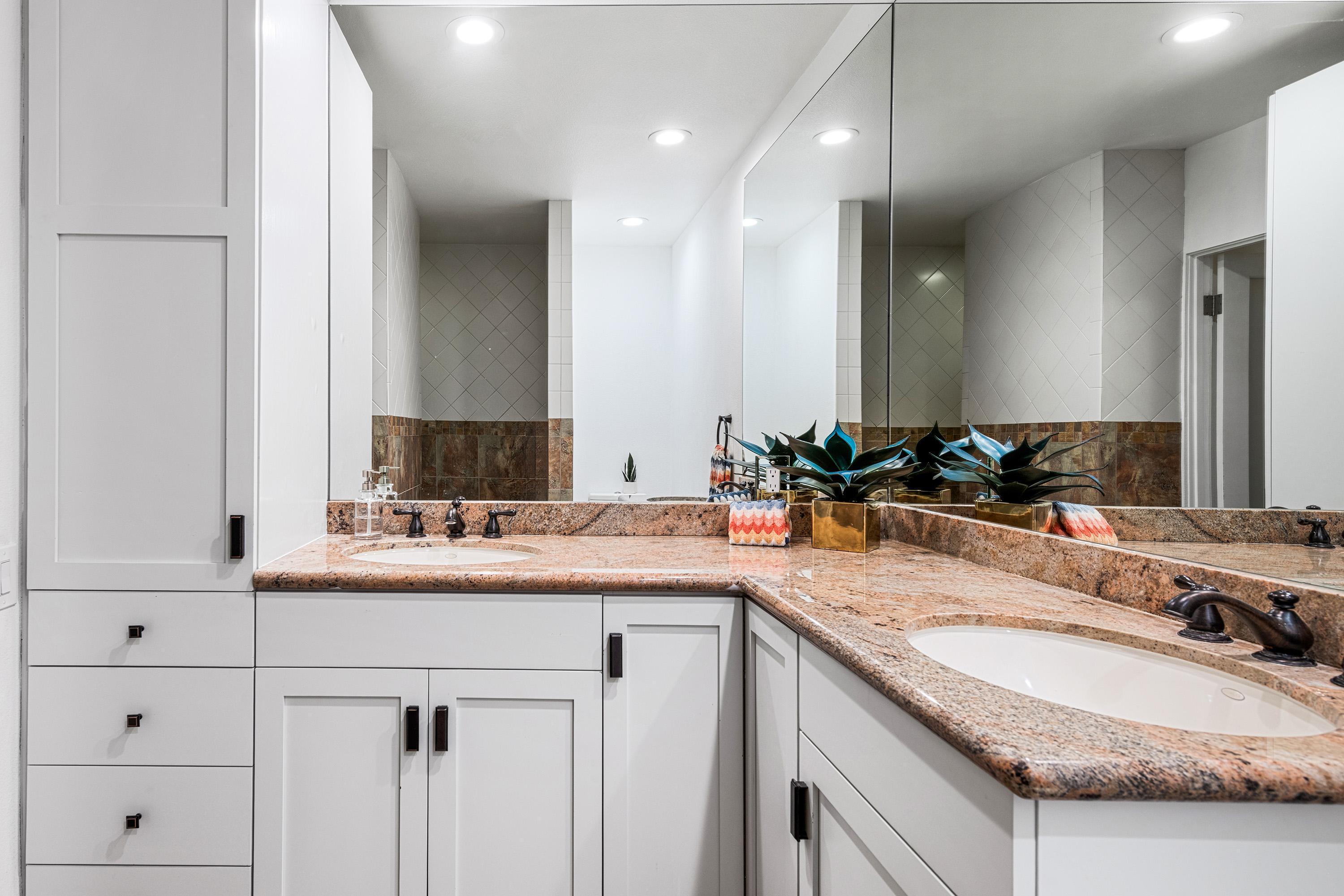 500 W Arenas RD Unit: 4