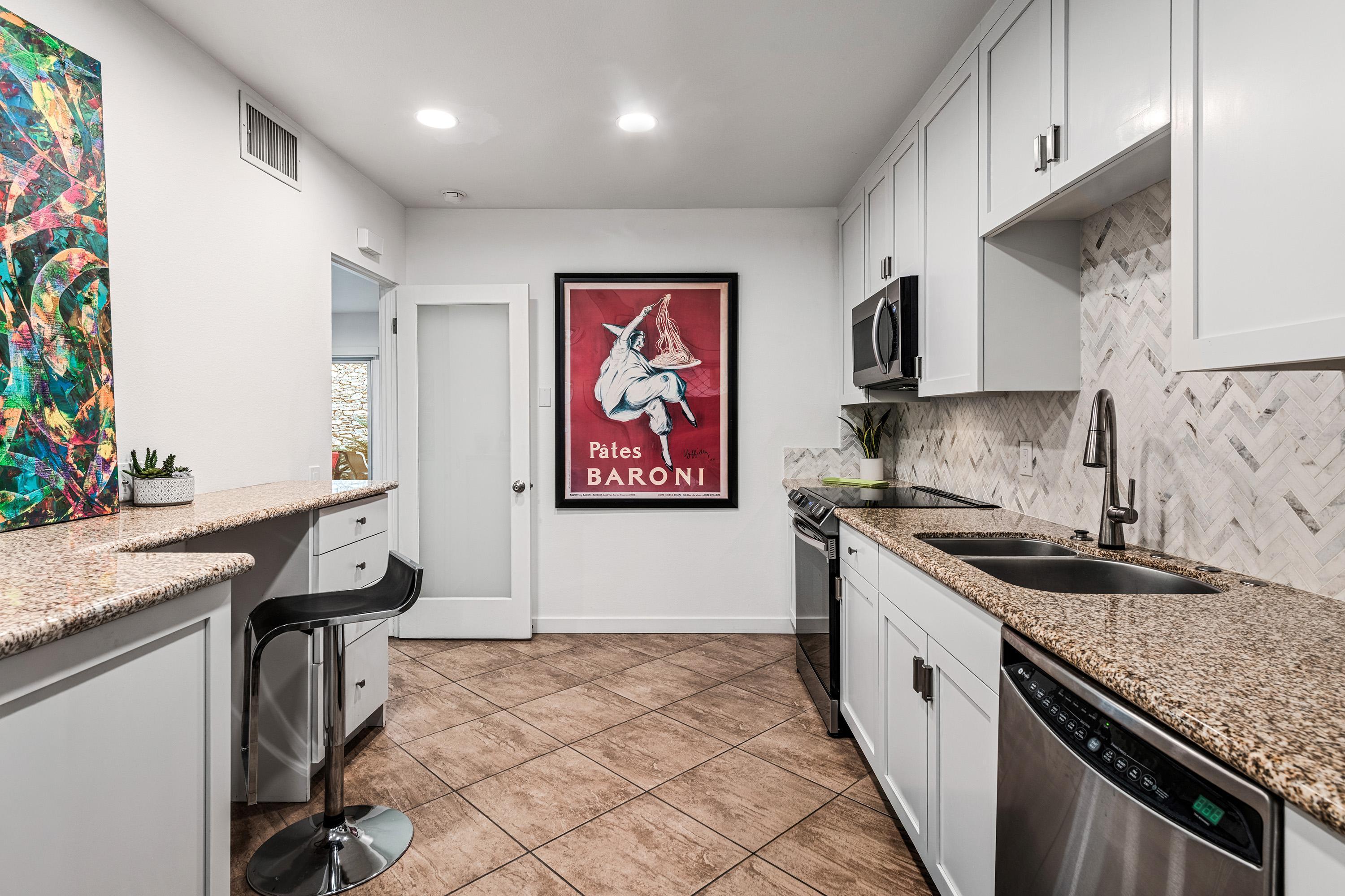 500 W Arenas RD Unit: 4