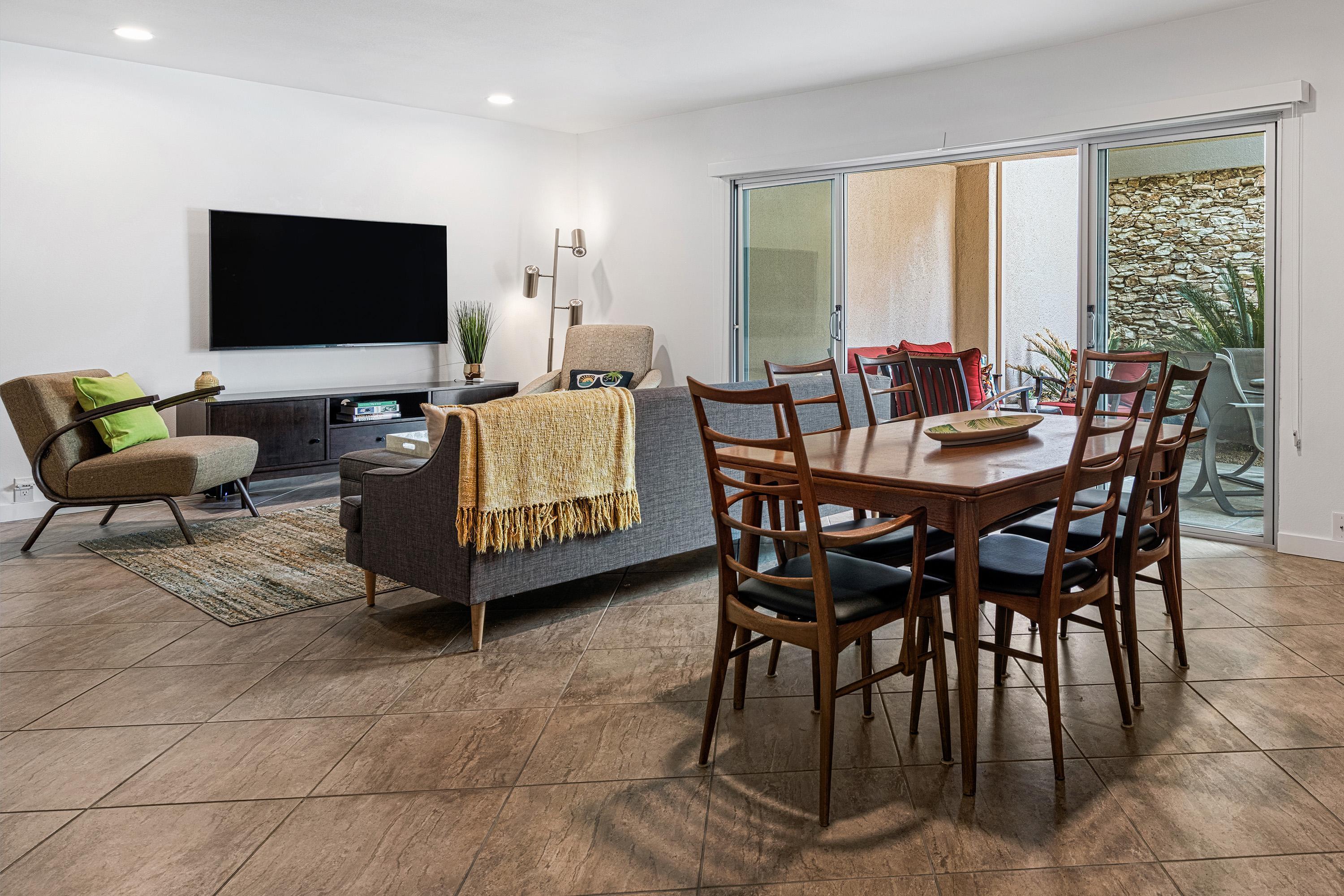 500 W Arenas RD Unit: 4