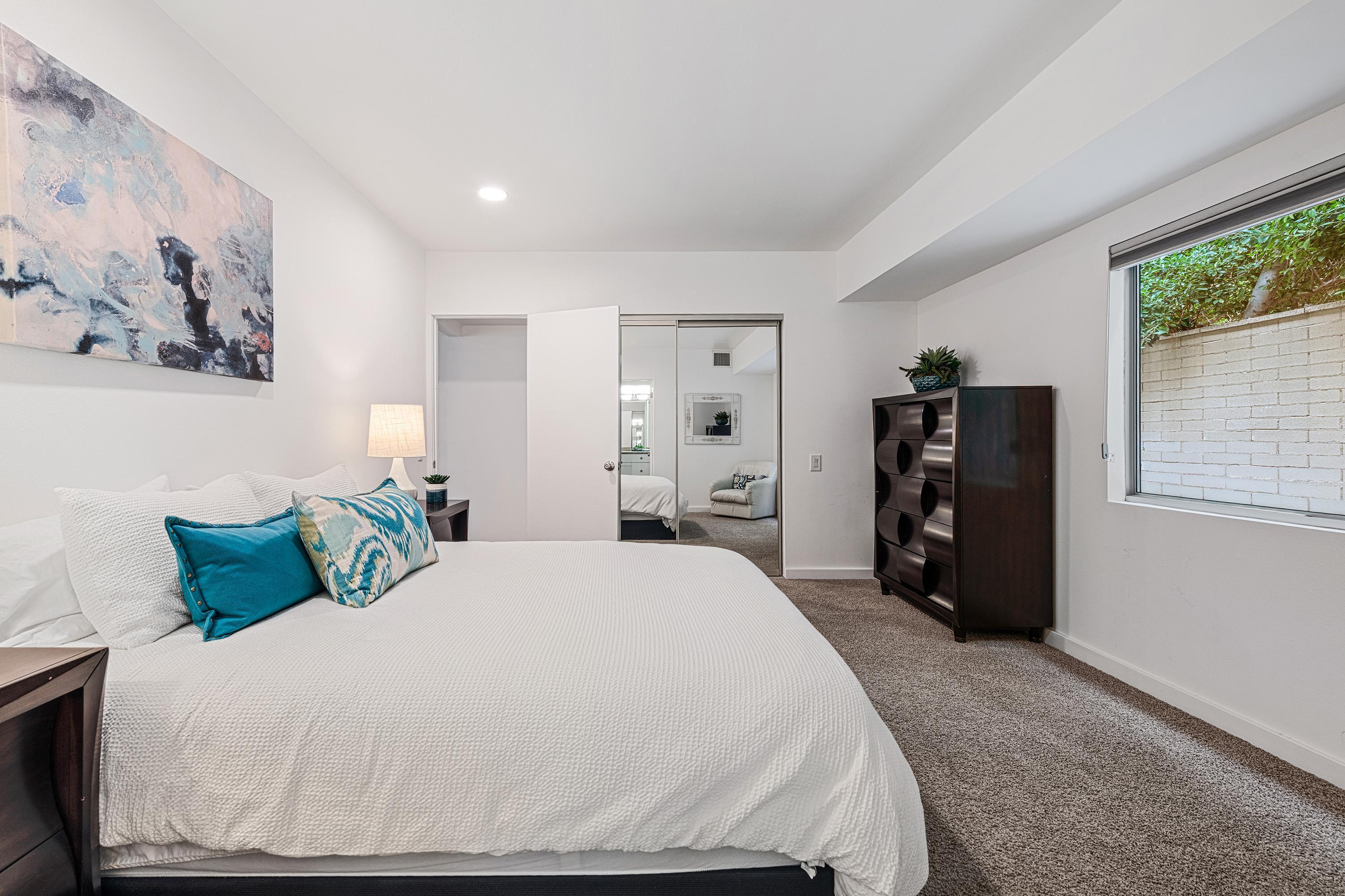 500 W Arenas RD Unit: 4