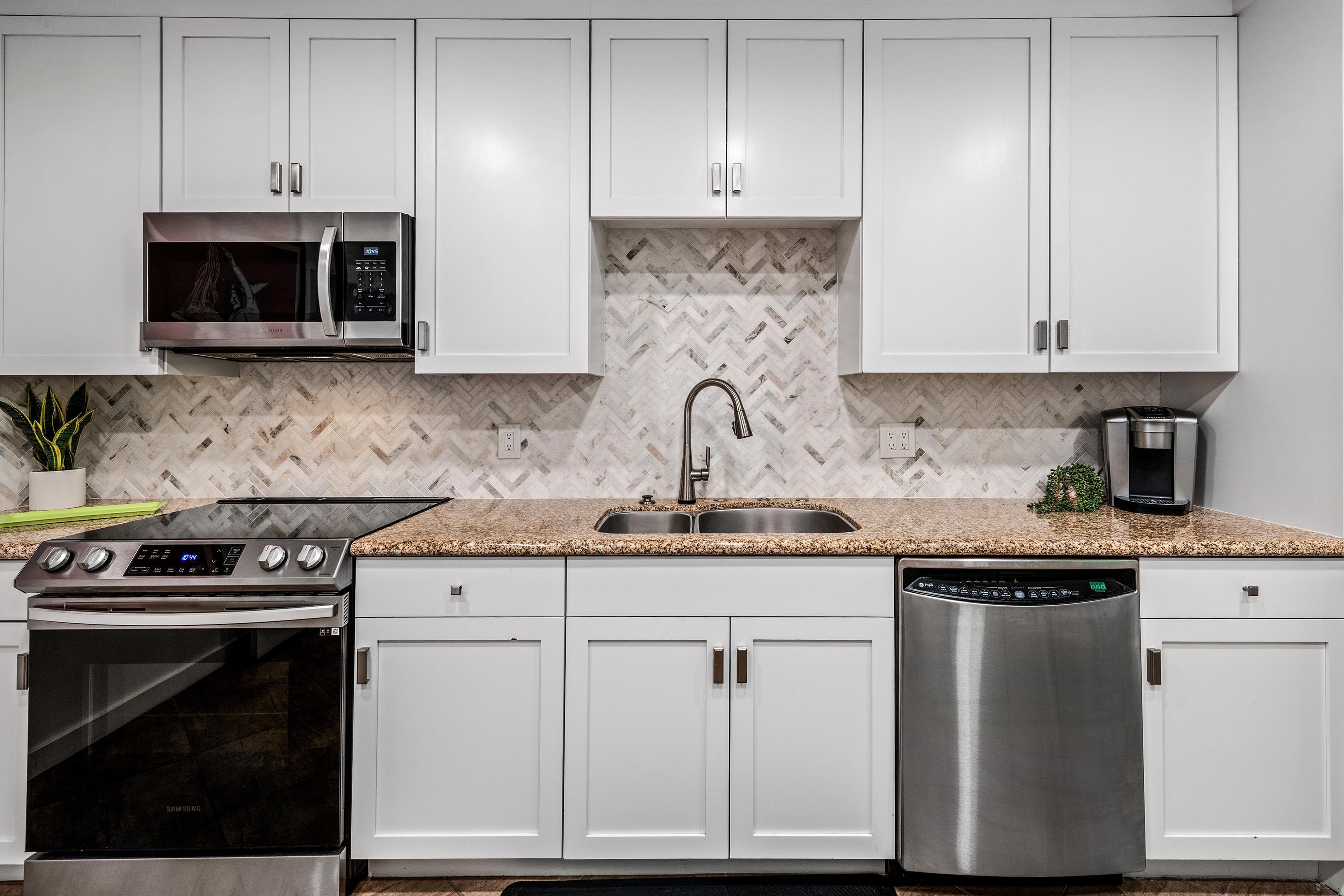 500 W Arenas RD Unit: 4