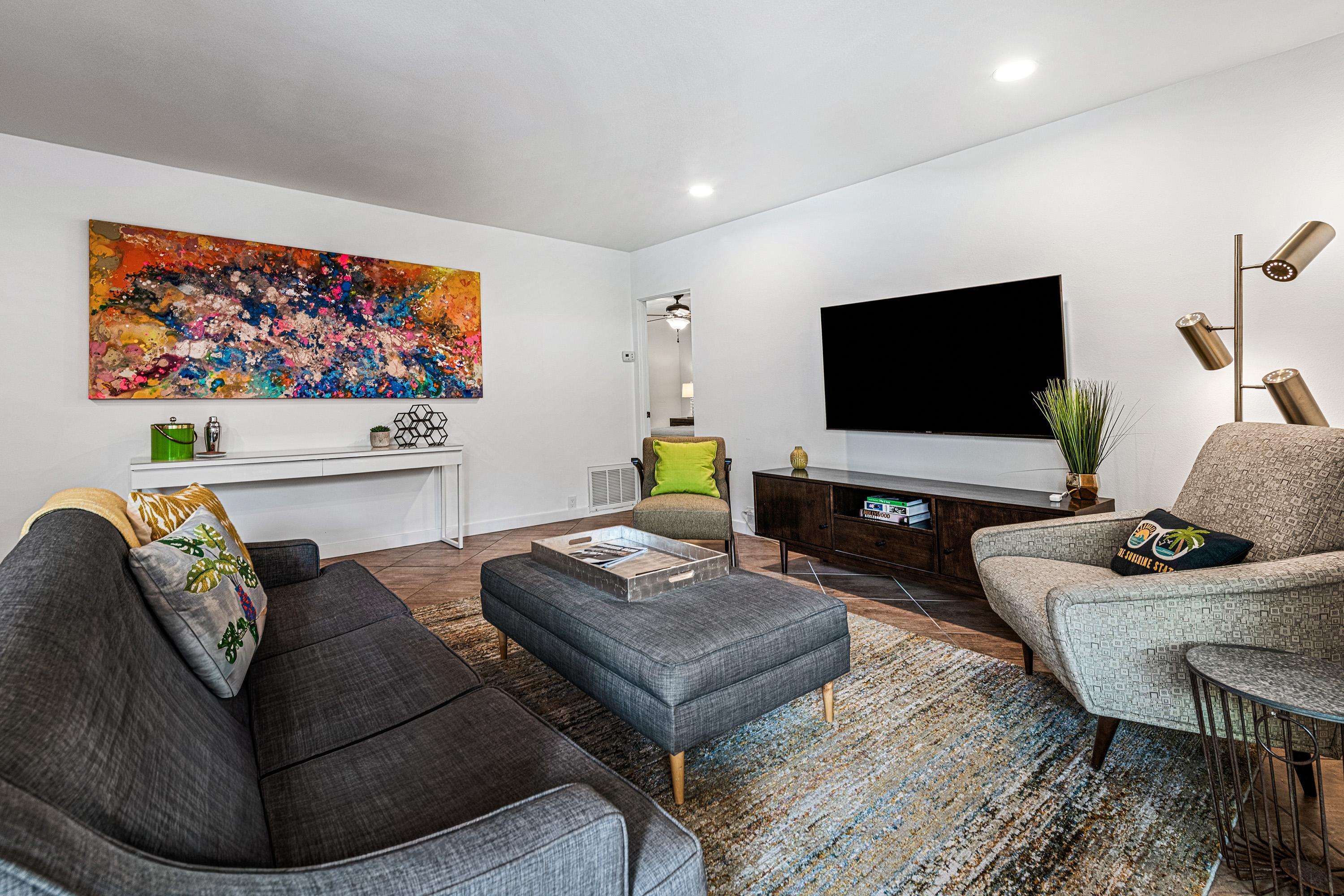 500 W Arenas RD Unit: 4