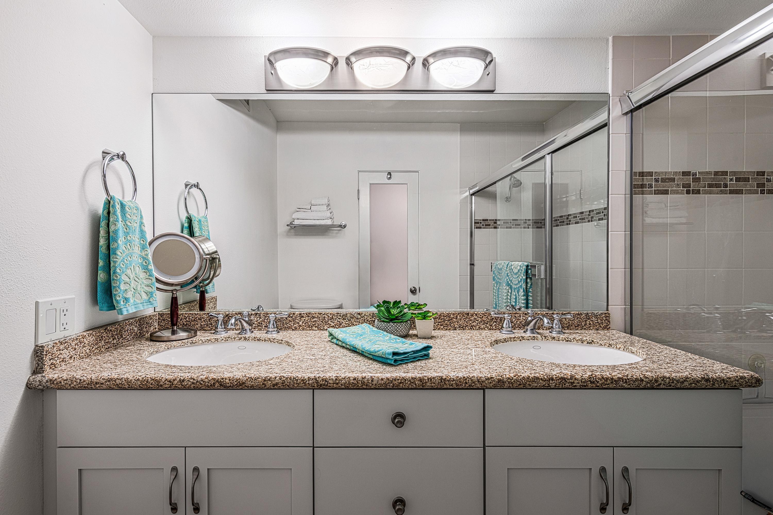 500 W Arenas RD Unit: 4