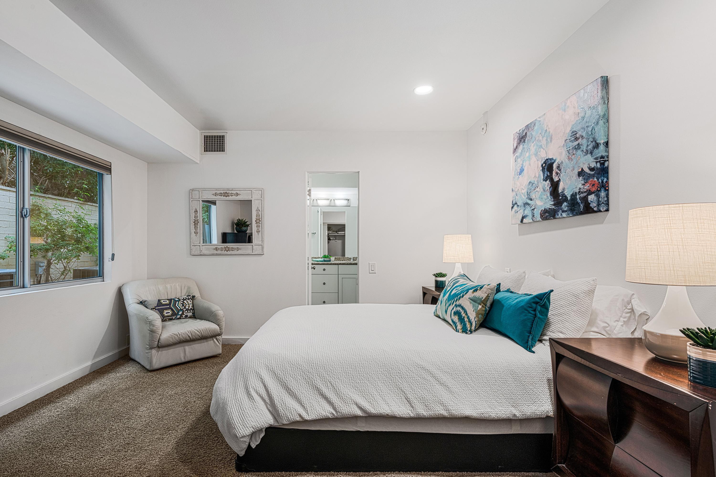 500 W Arenas RD Unit: 4