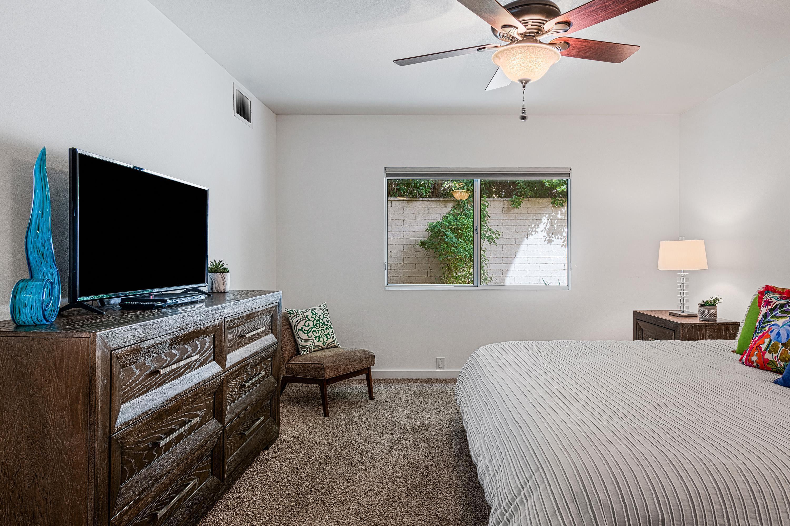 500 W Arenas RD Unit: 4