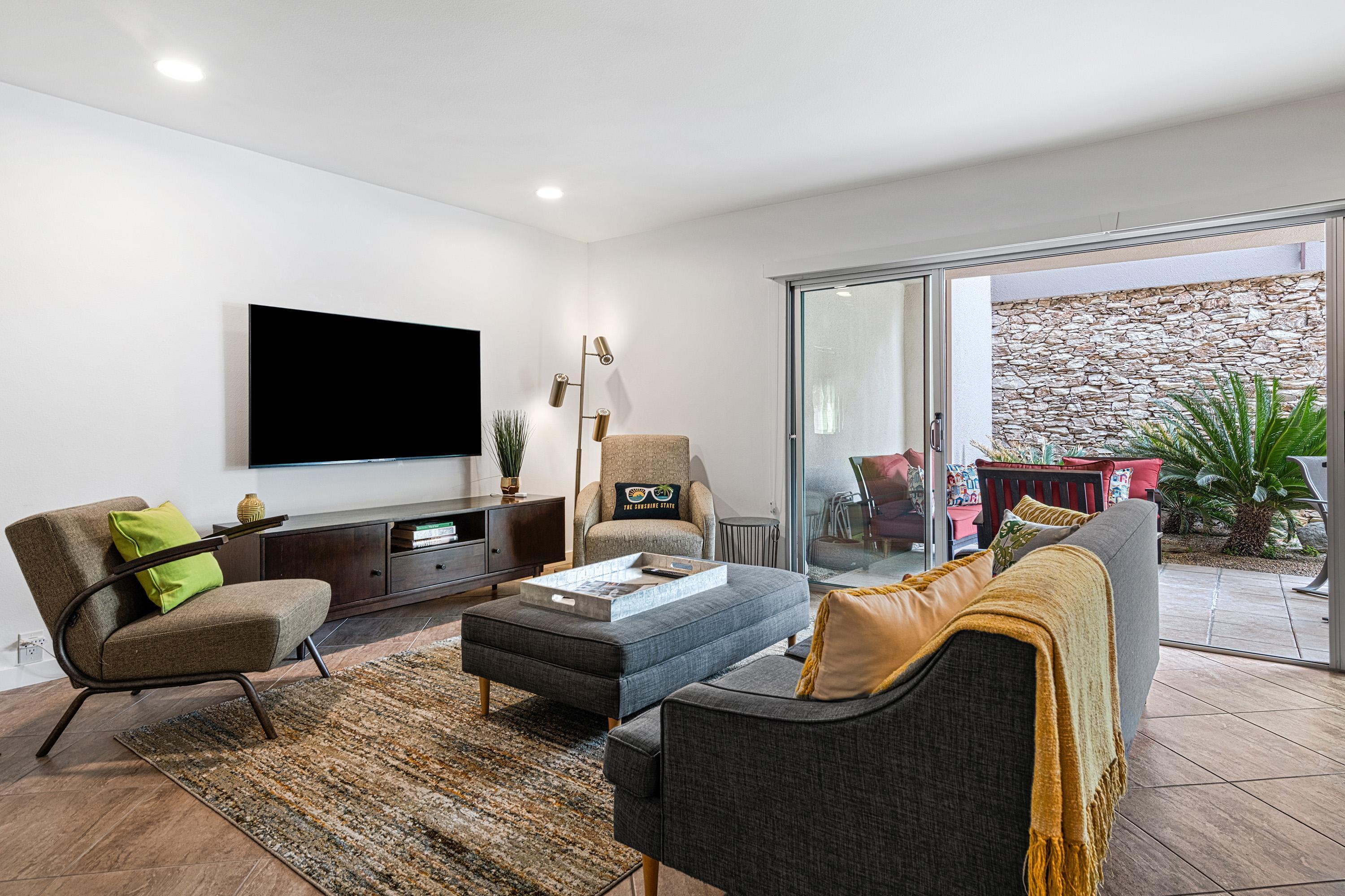 500 W Arenas RD Unit: 4