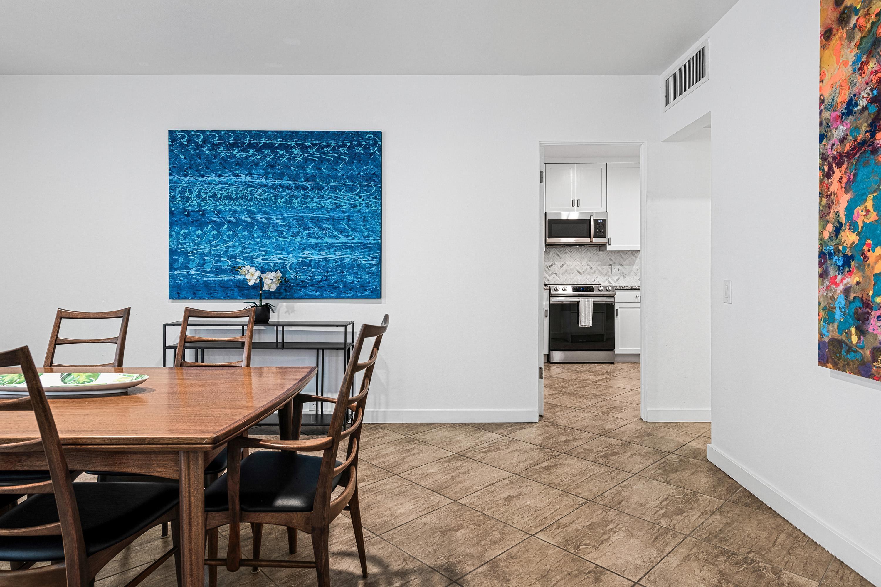 500 W Arenas RD Unit: 4