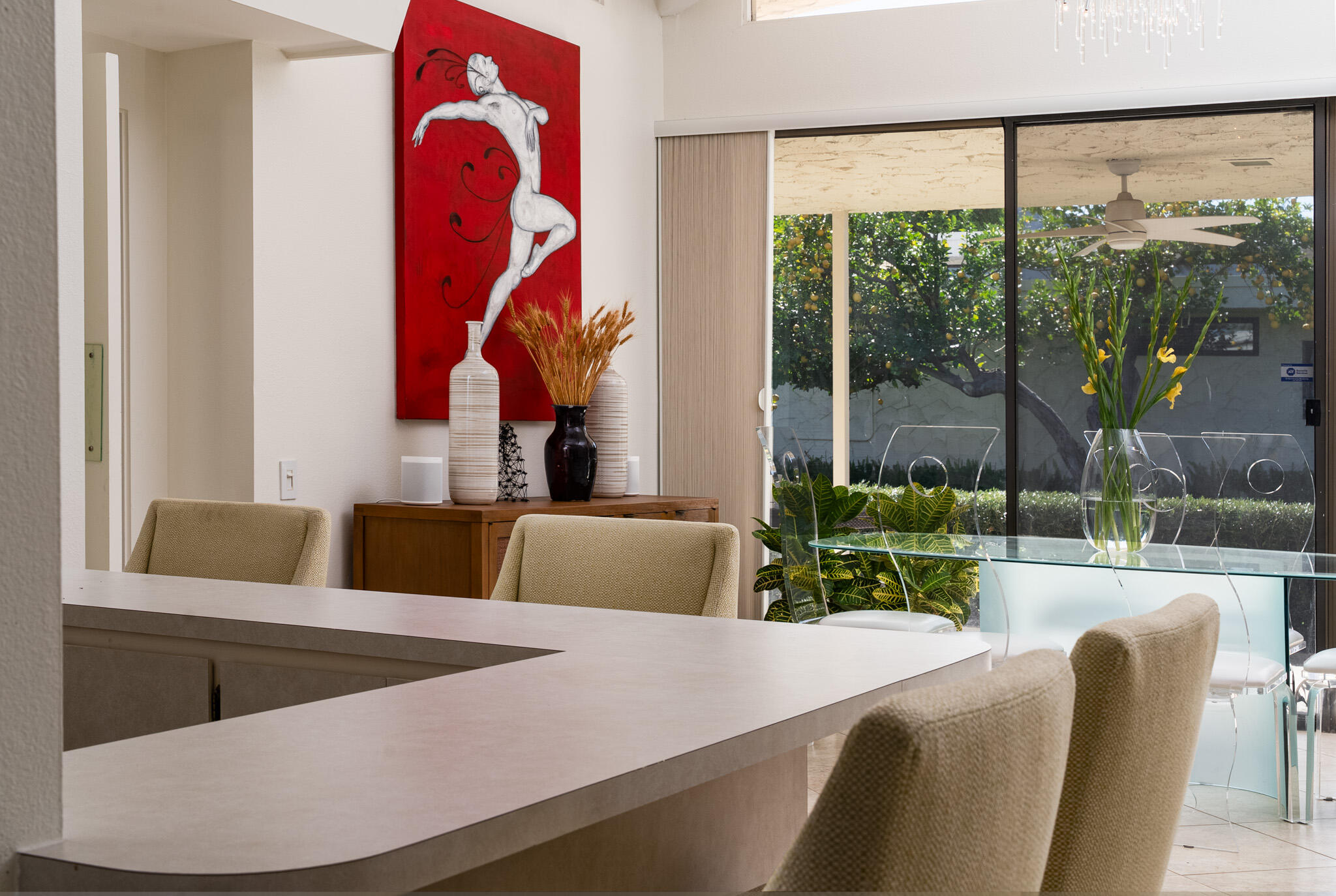 1511 E Twin Palms DR