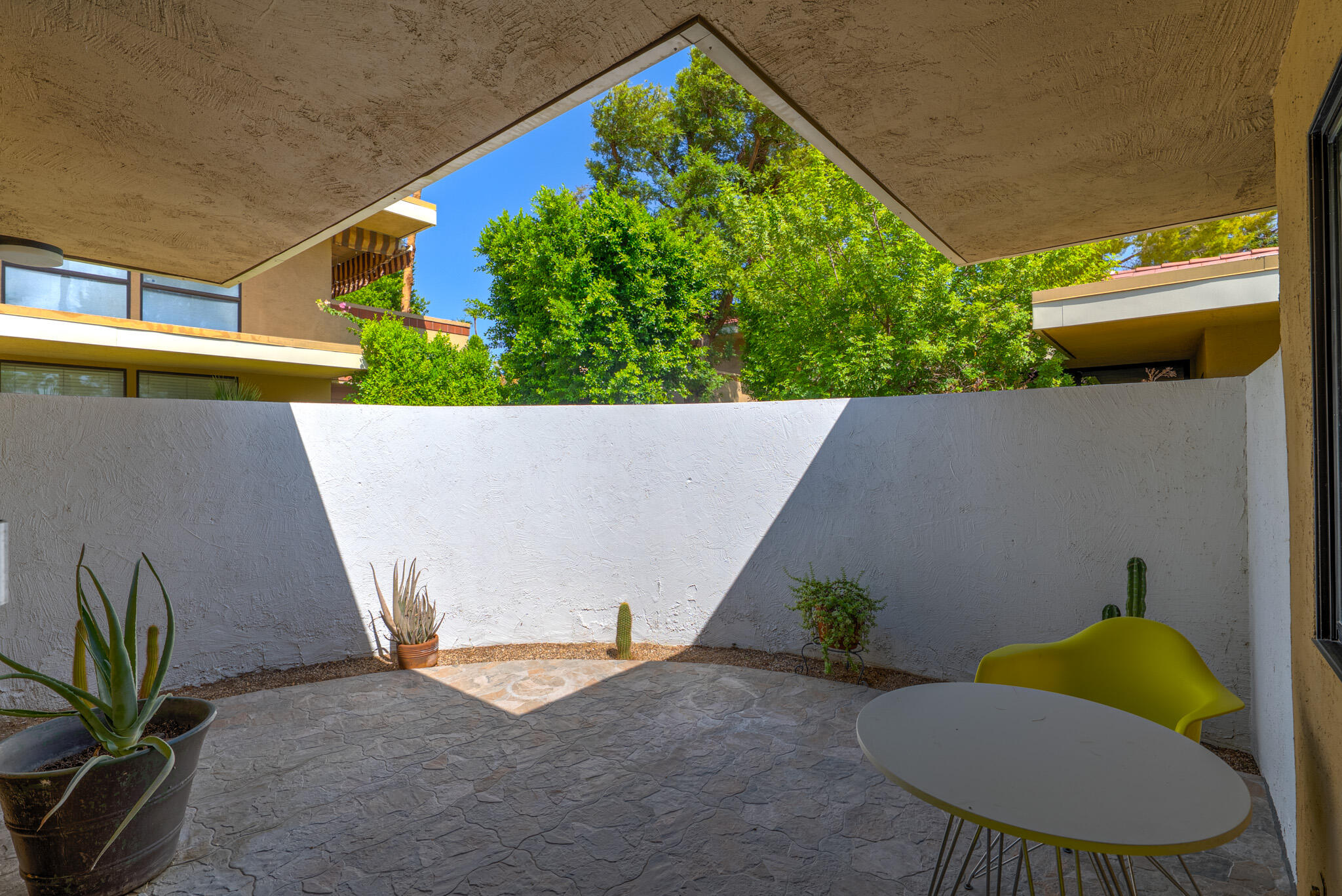 2501 N Indian Canyon DR Unit: 635