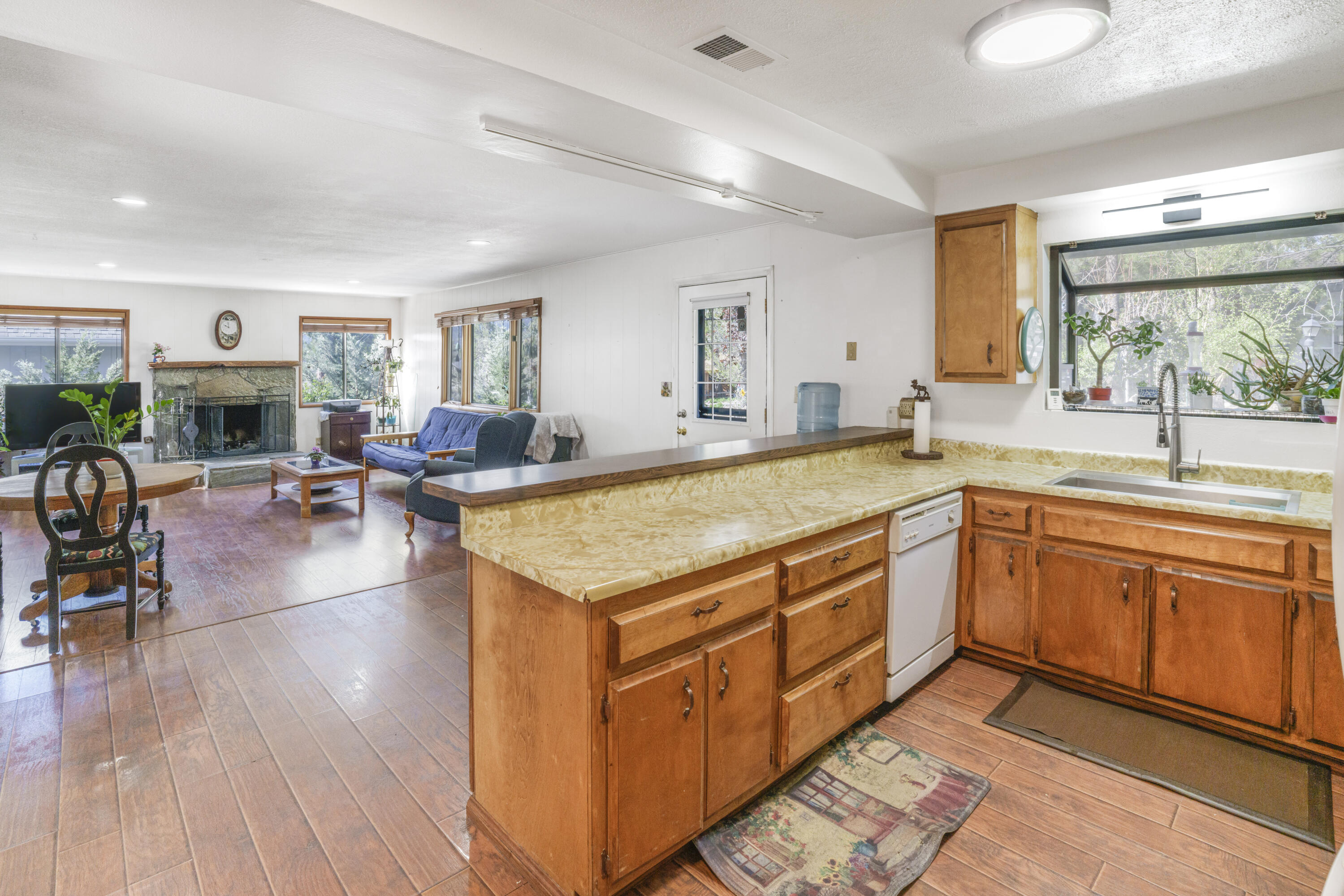 1018 Feather Mountain DR