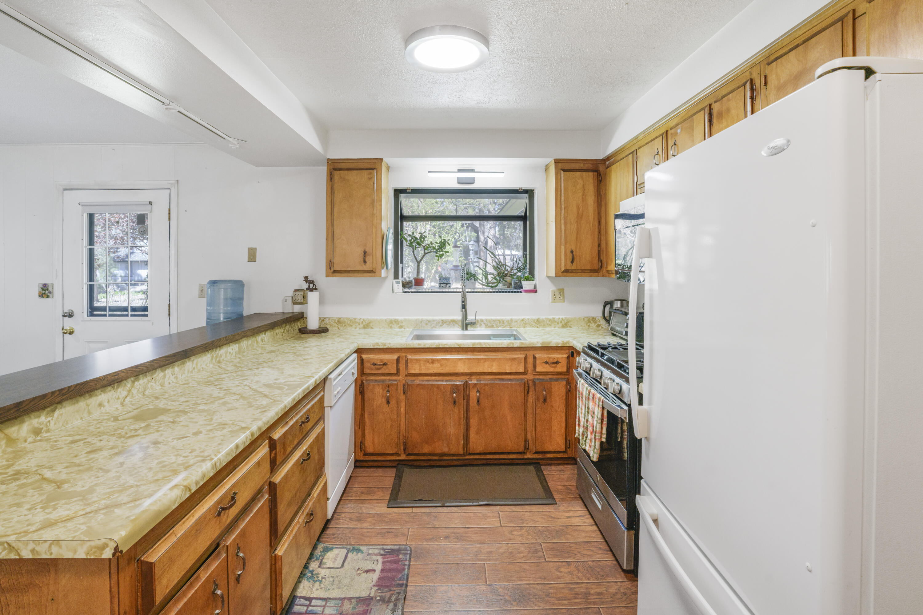 1018 Feather Mountain DR