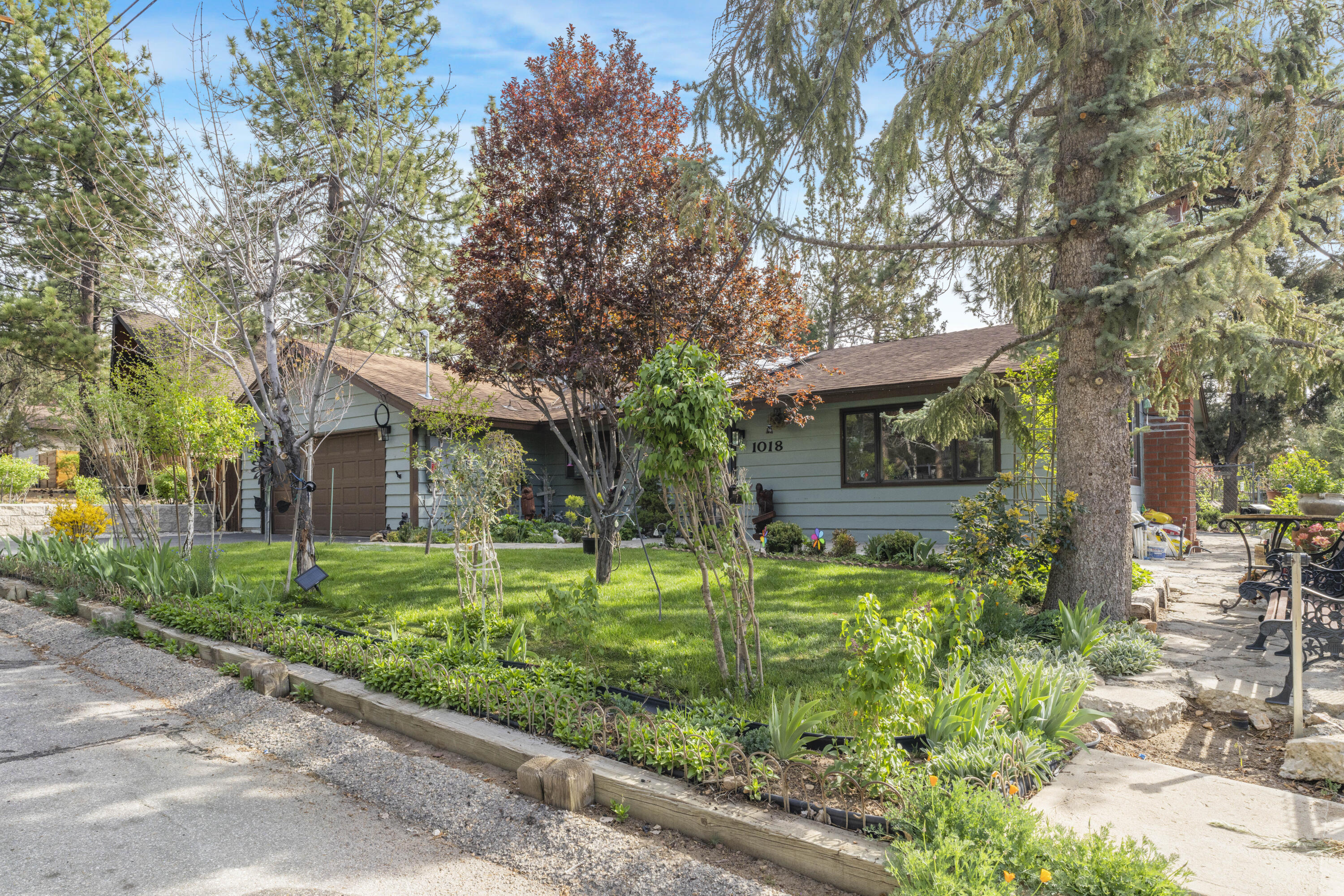 1018 Feather Mountain DR
