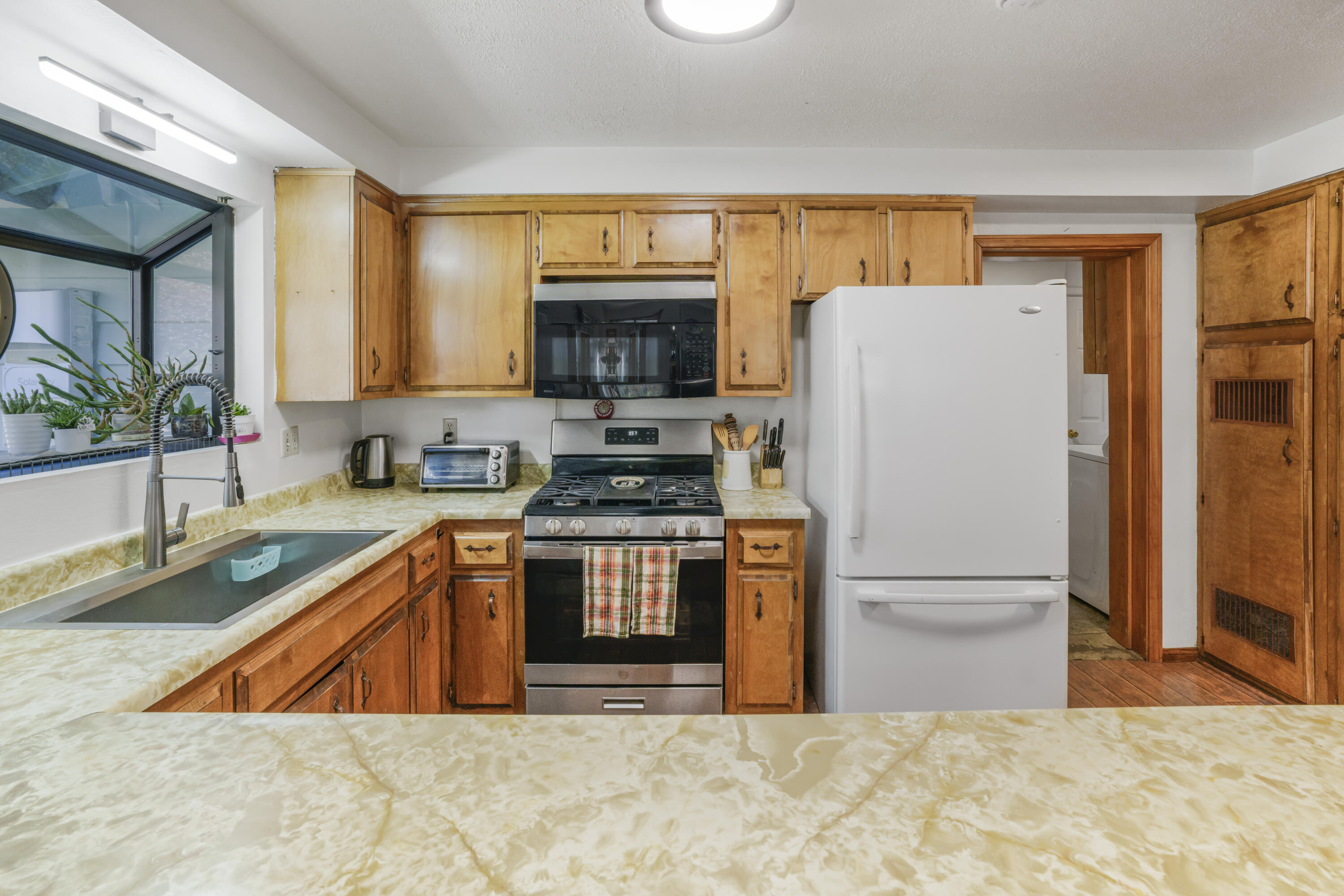 1018 Feather Mountain DR