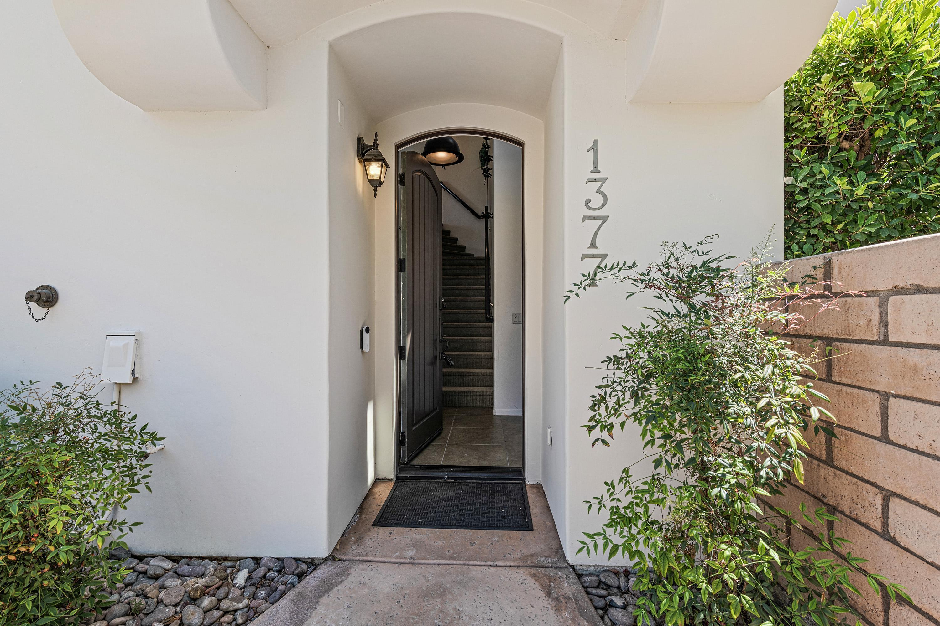 1377 Yermo DR