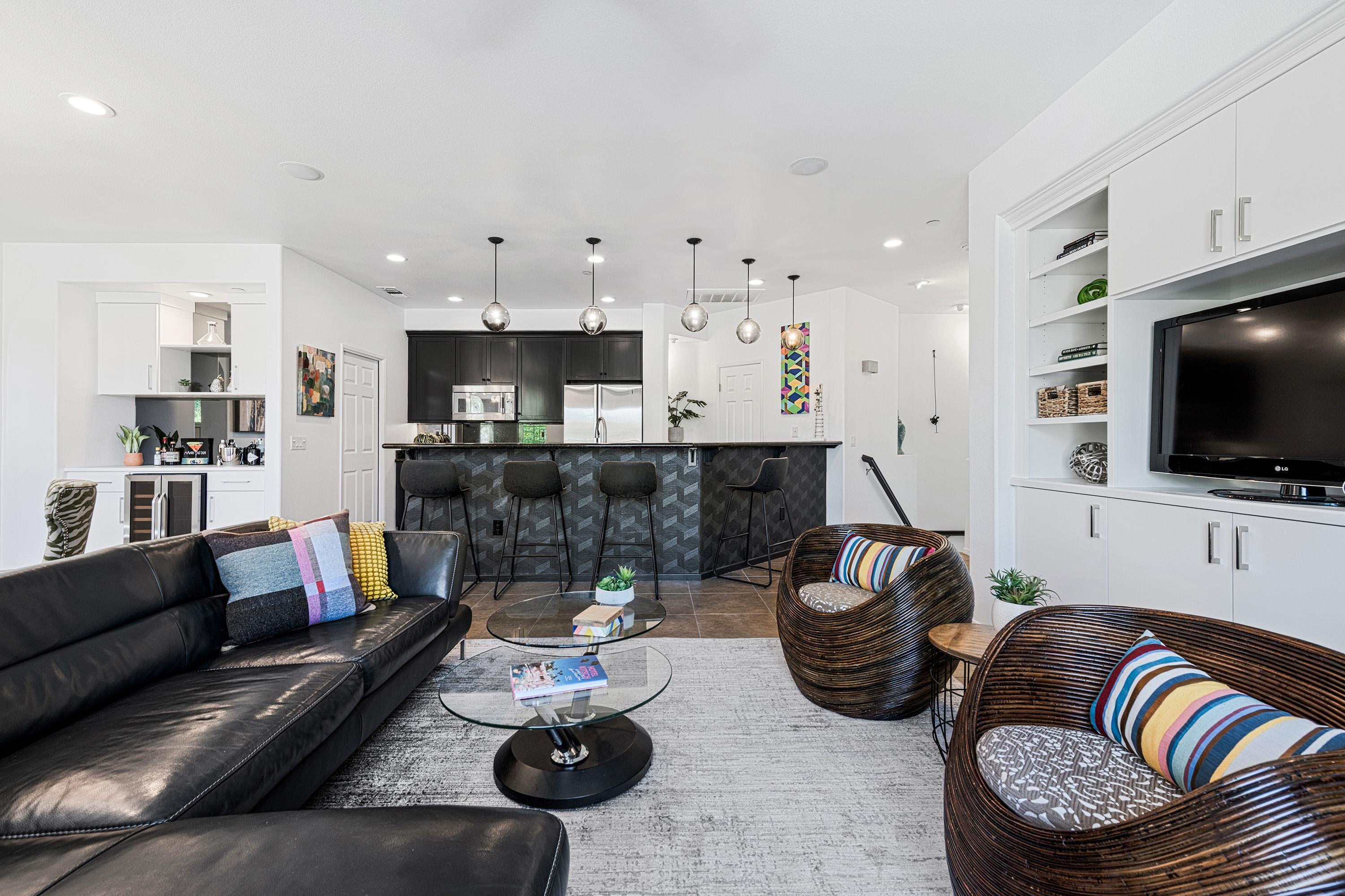 1377 Yermo DR