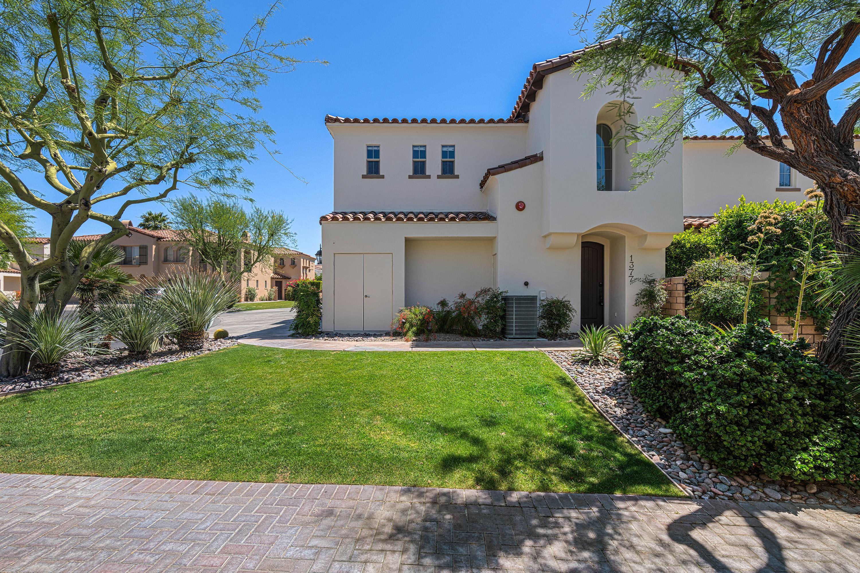 1377 Yermo DR