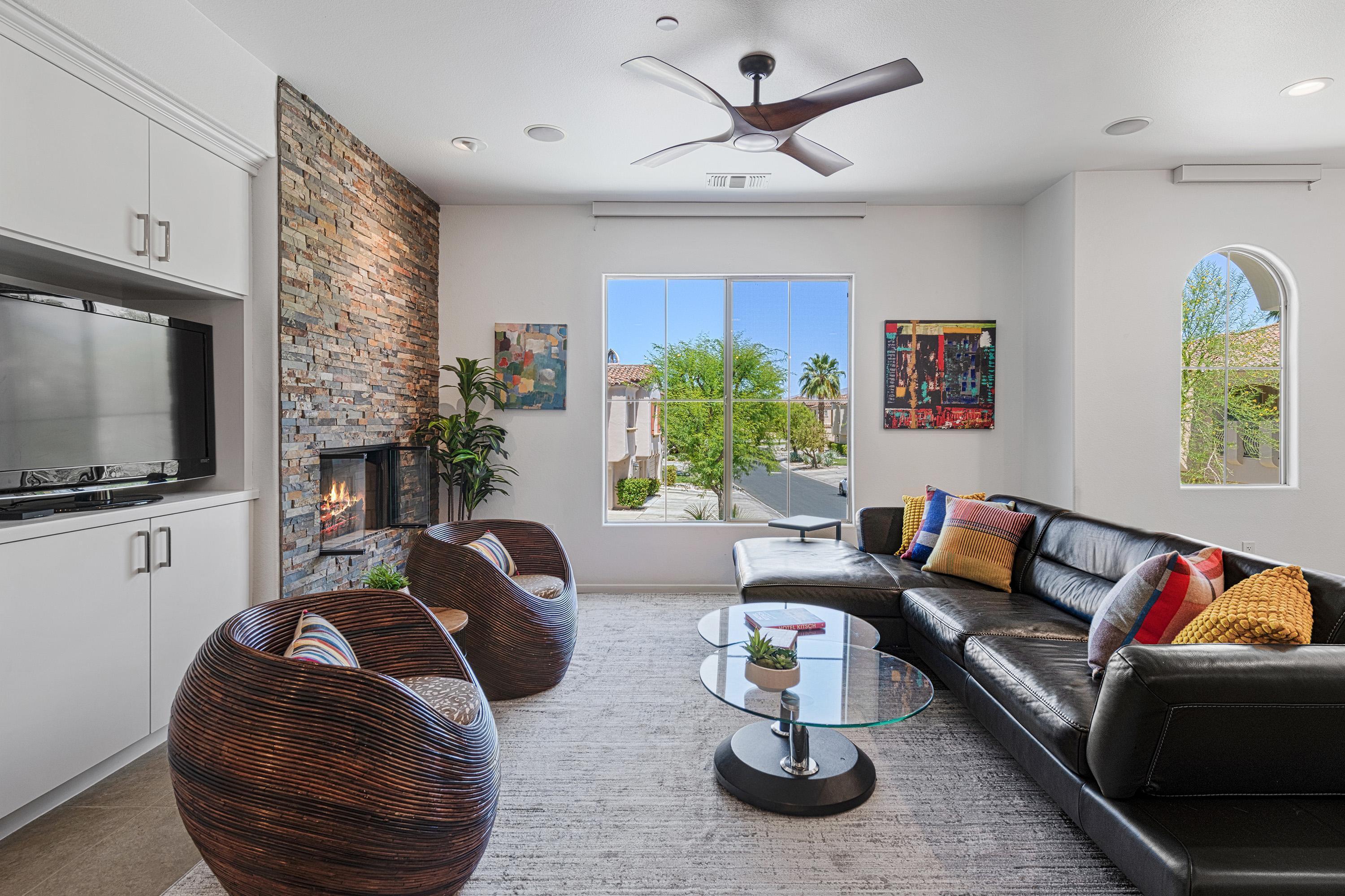 1377 Yermo DR