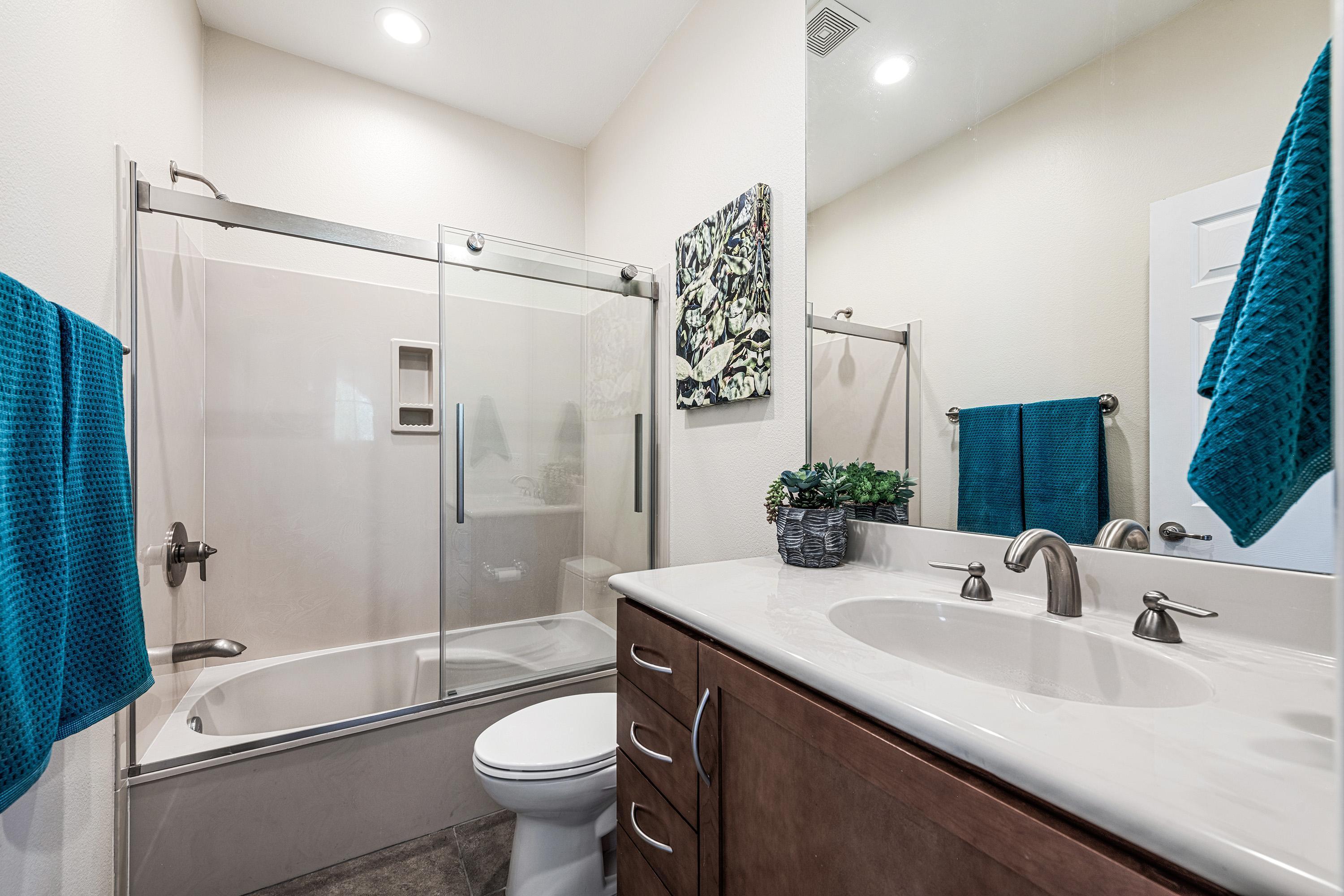 1377 Yermo DR