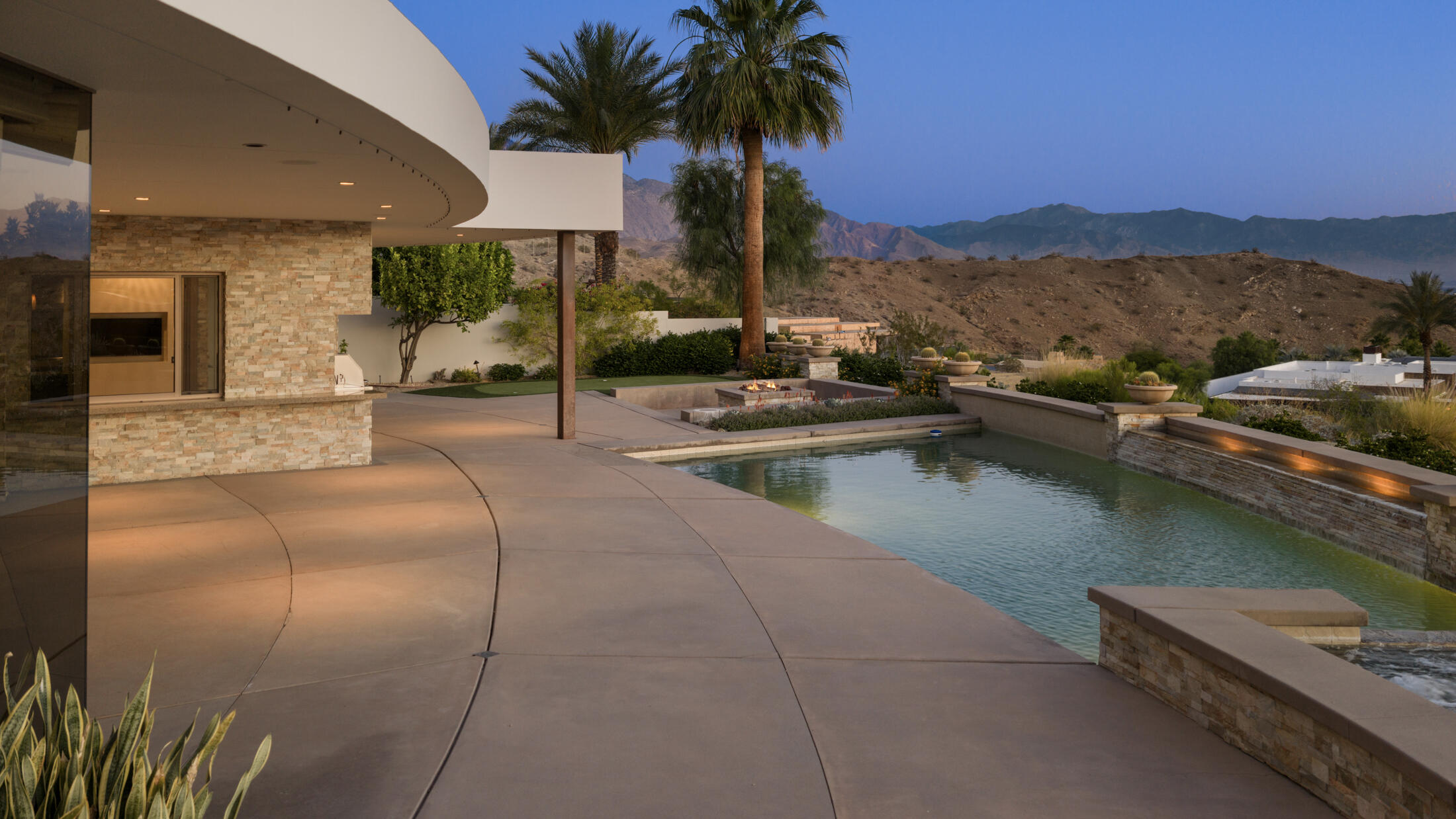 30 Hillcrest DR