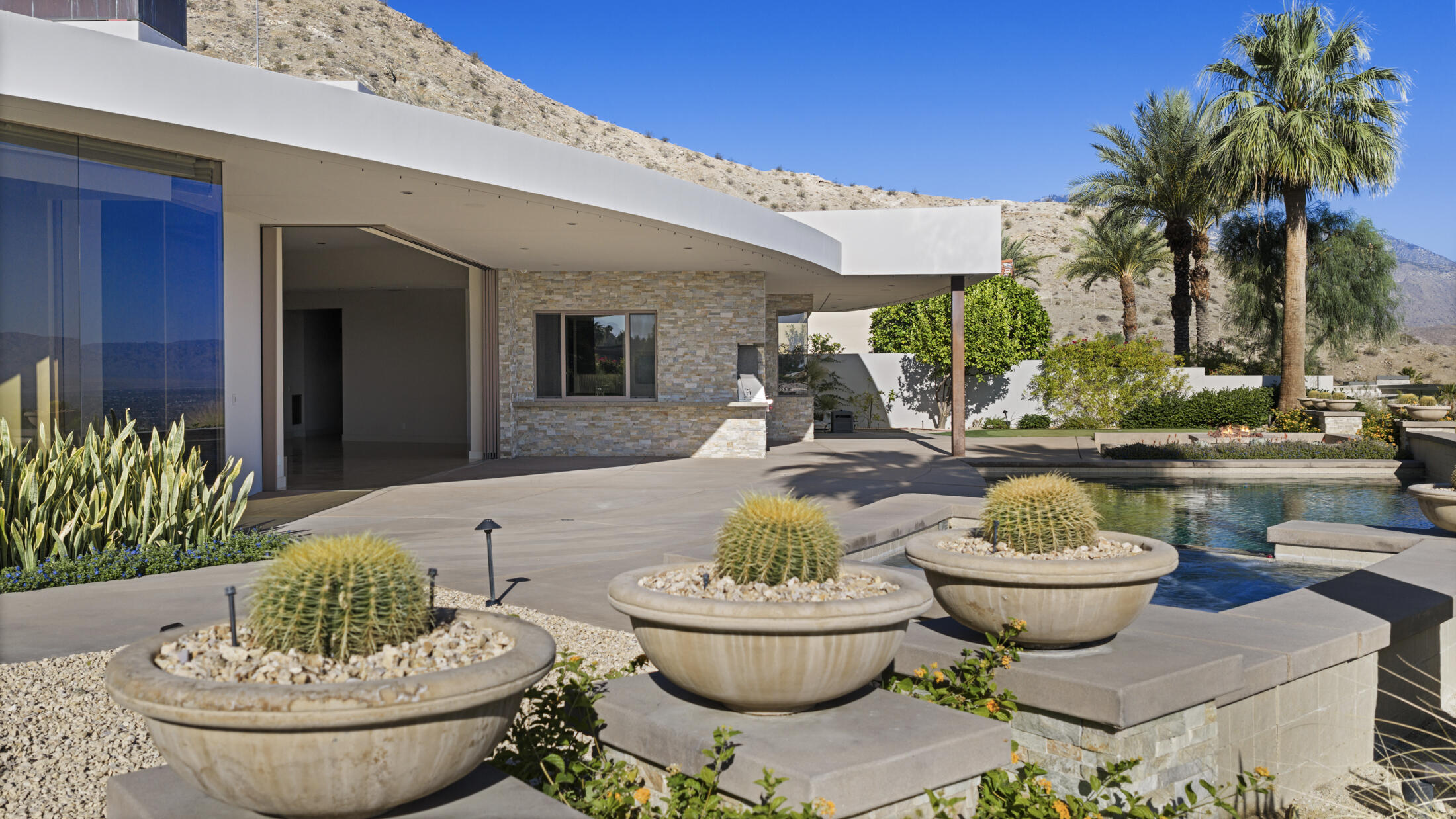 30 Hillcrest DR