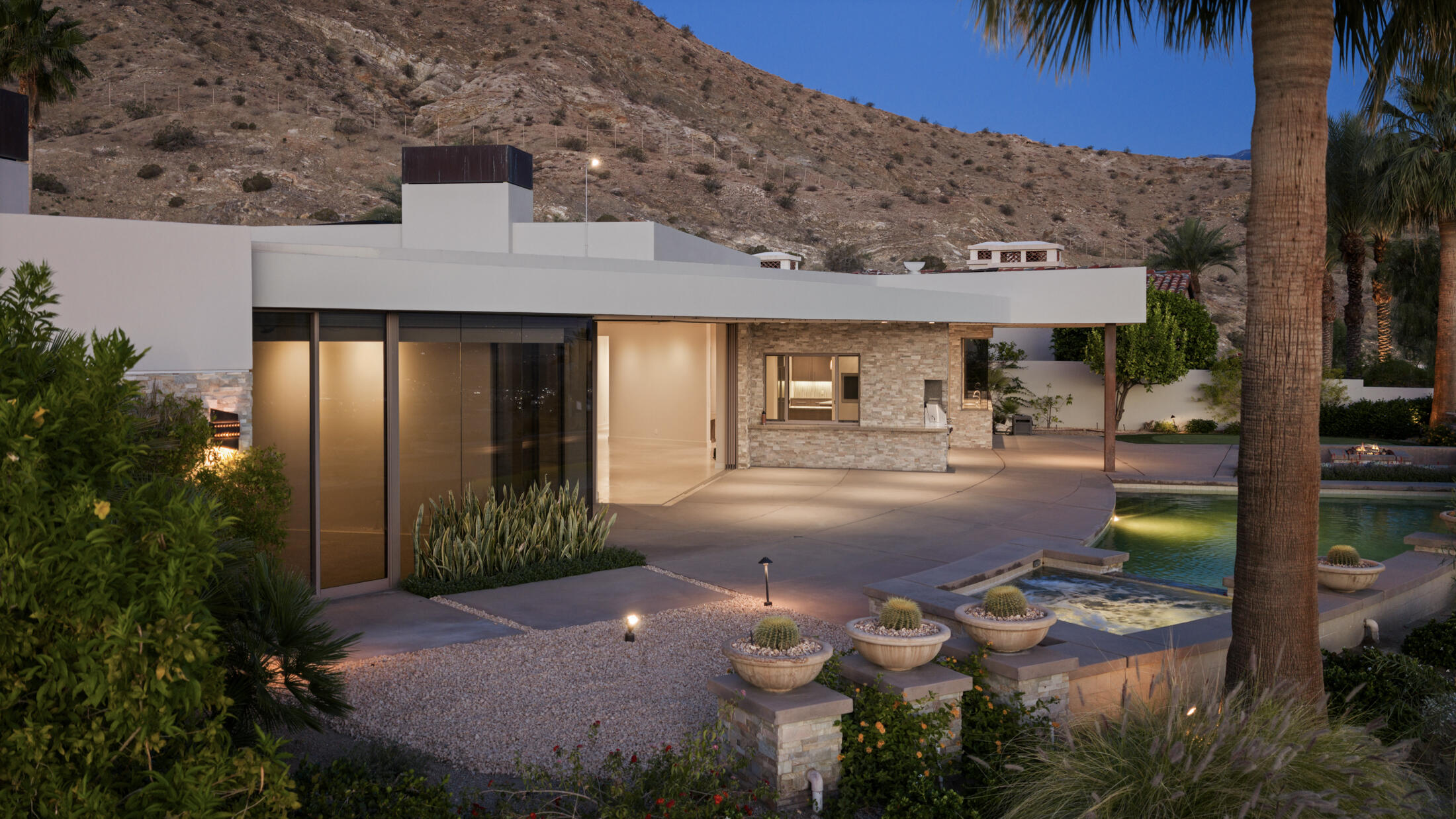 30 Hillcrest DR