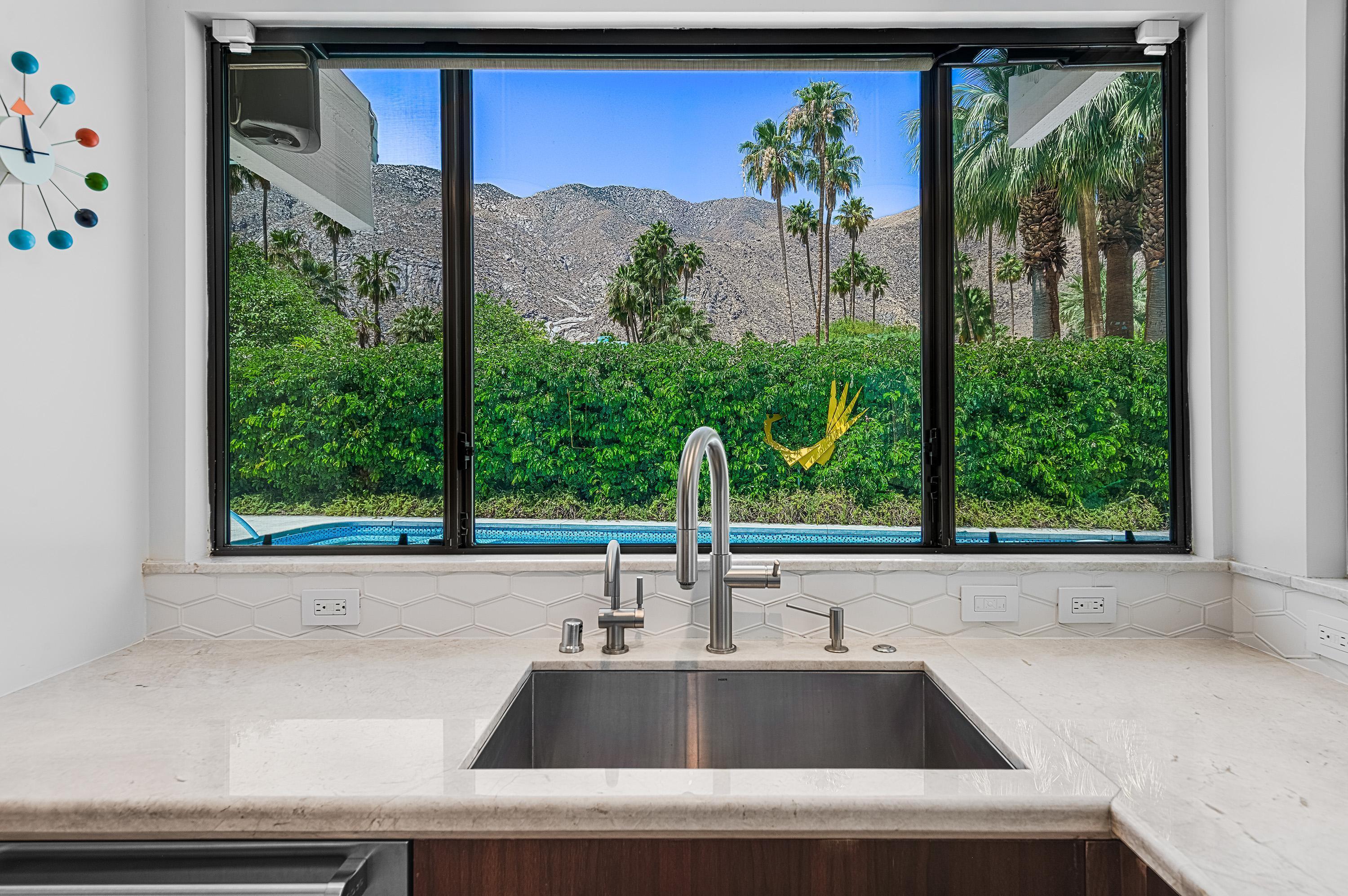 803 N Via Monte VISTA