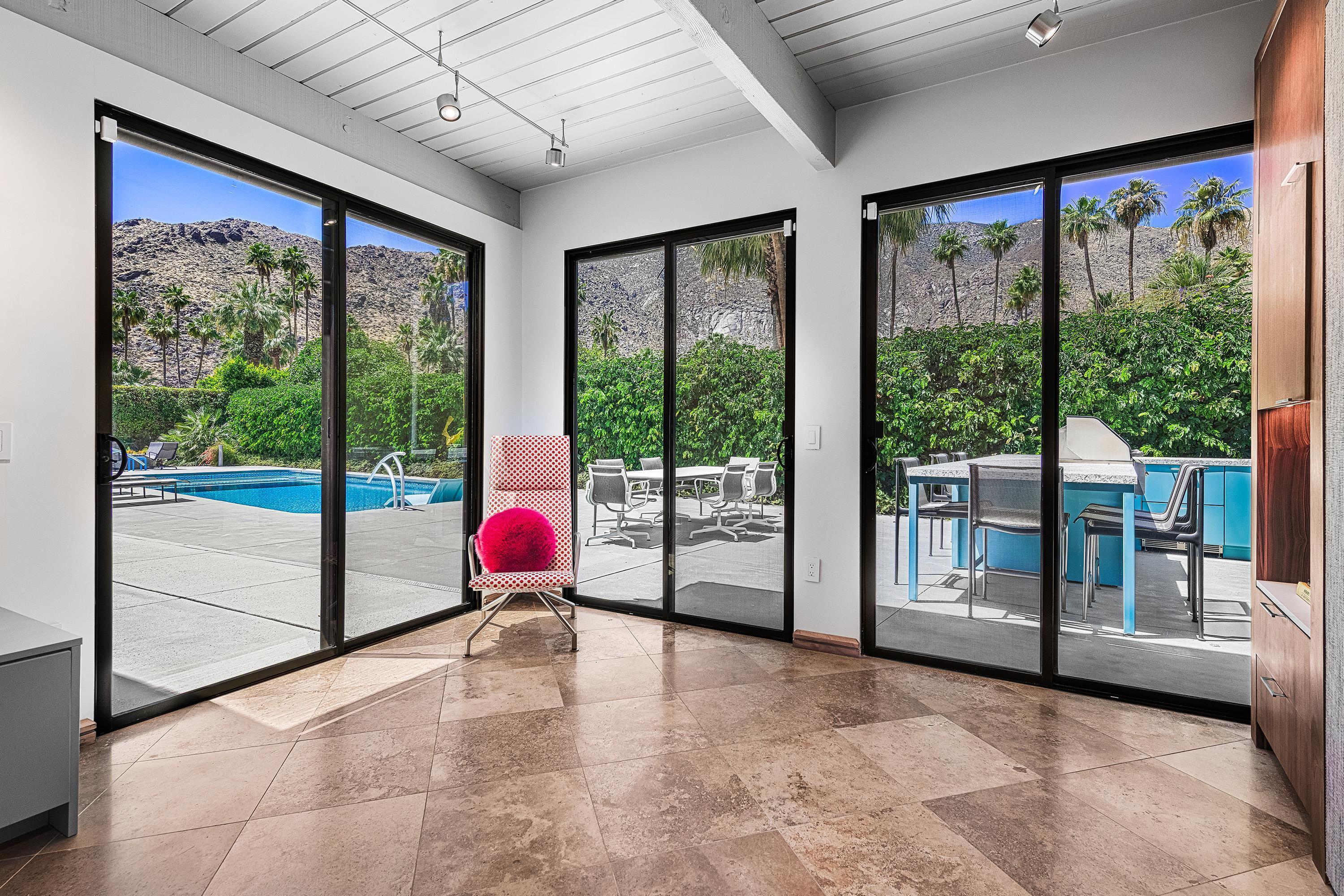 803 N Via Monte VISTA