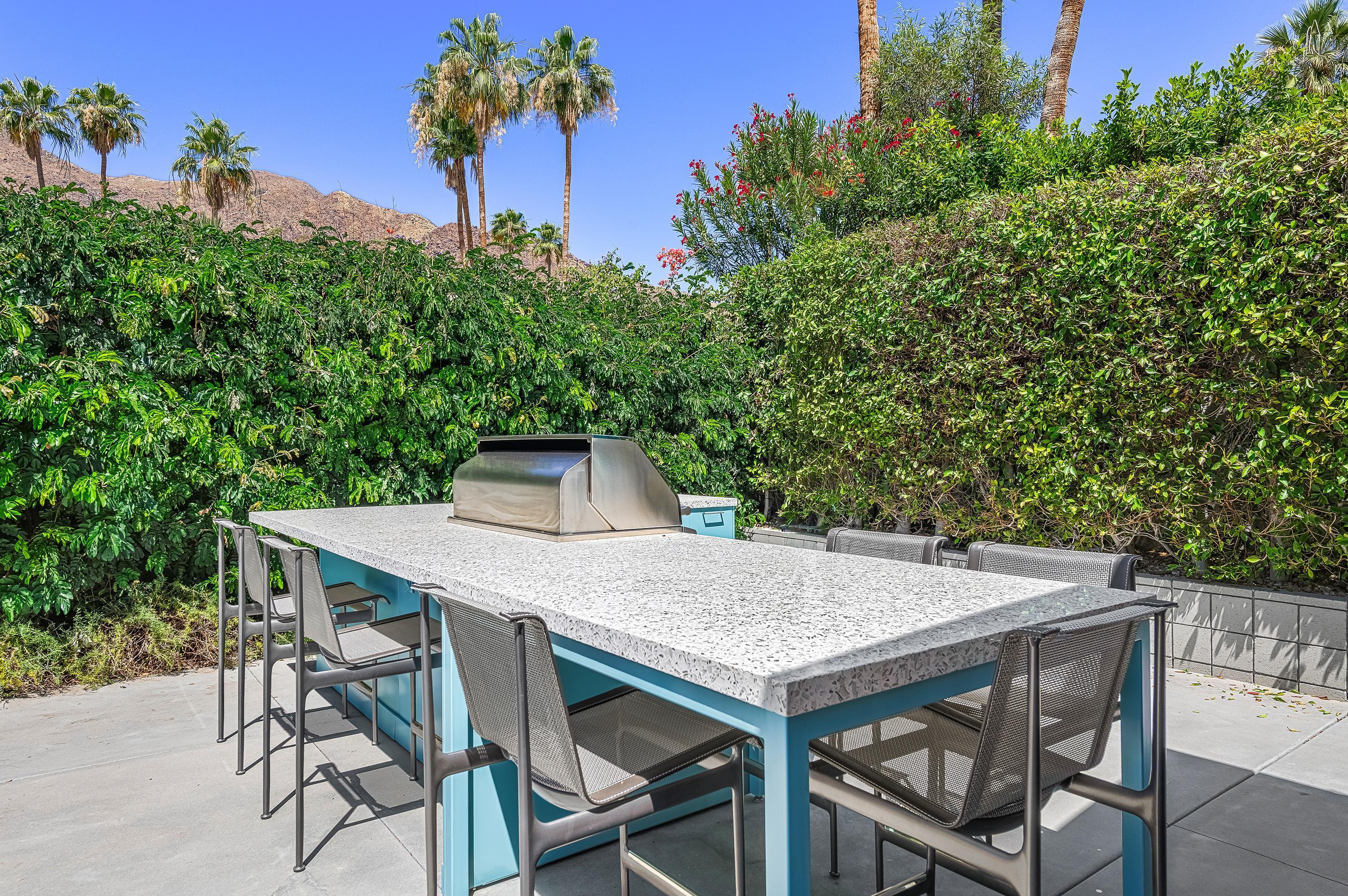 803 N Via Monte VISTA