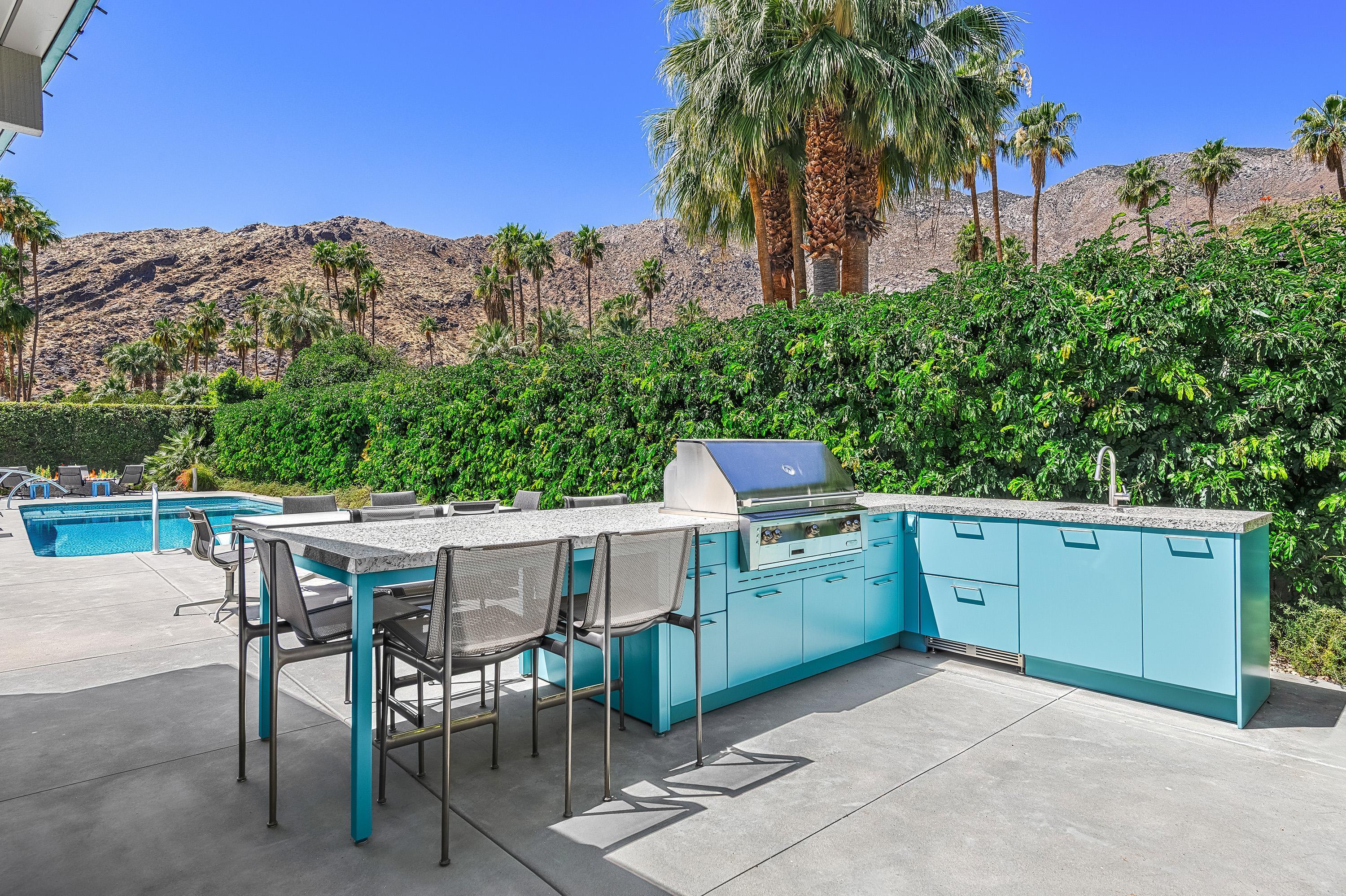 803 N Via Monte VISTA