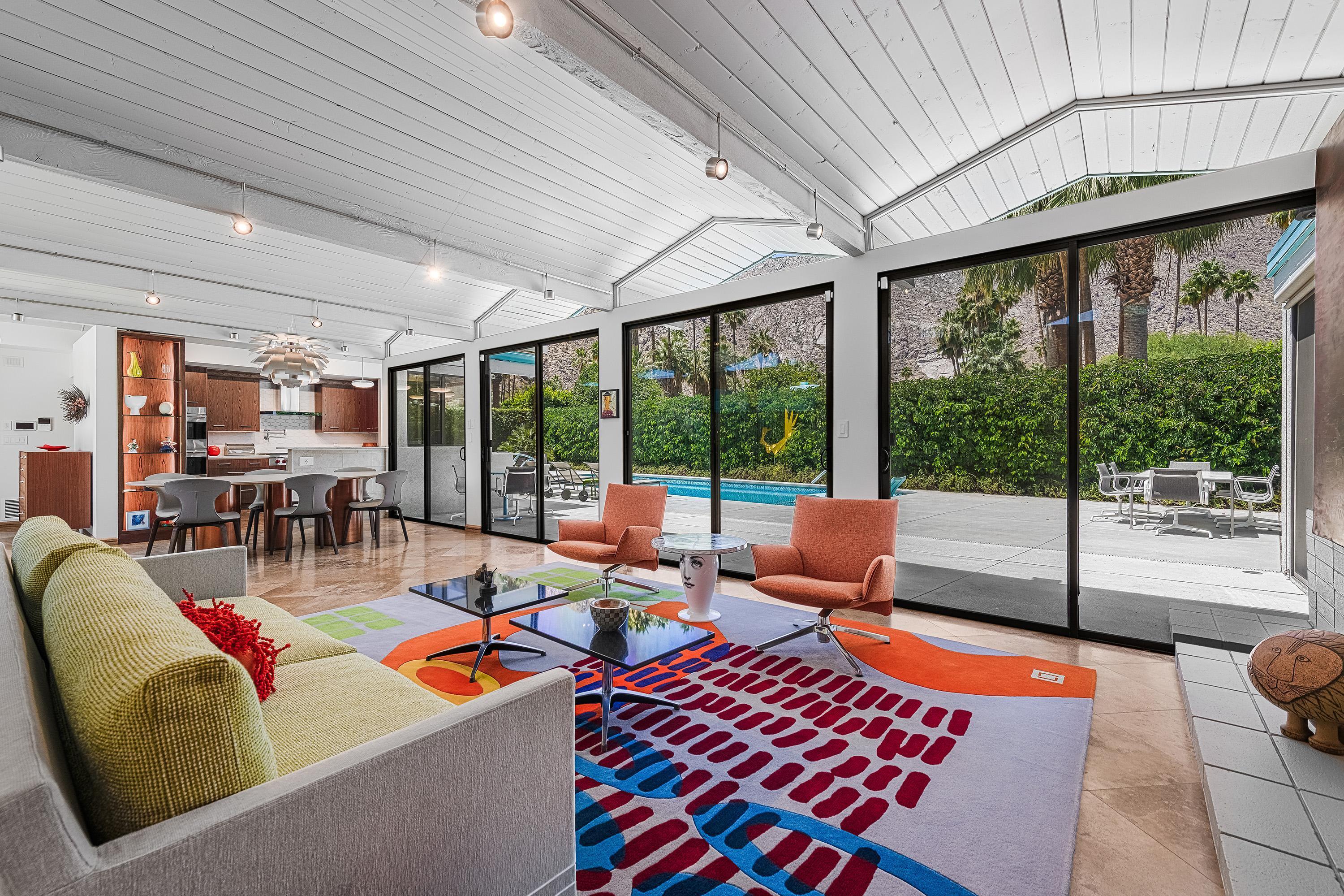 803 N Via Monte VISTA