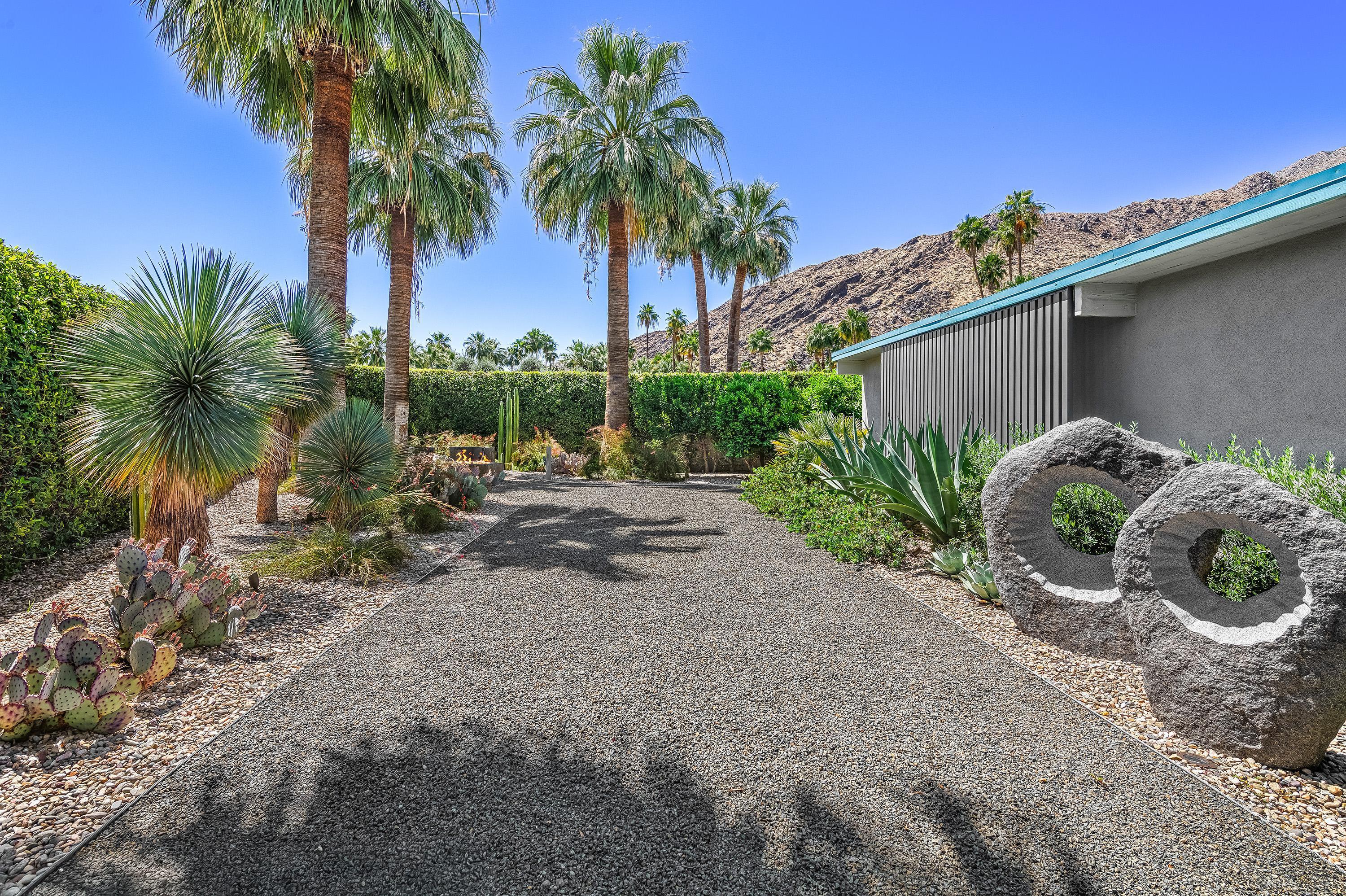 803 N Via Monte VISTA