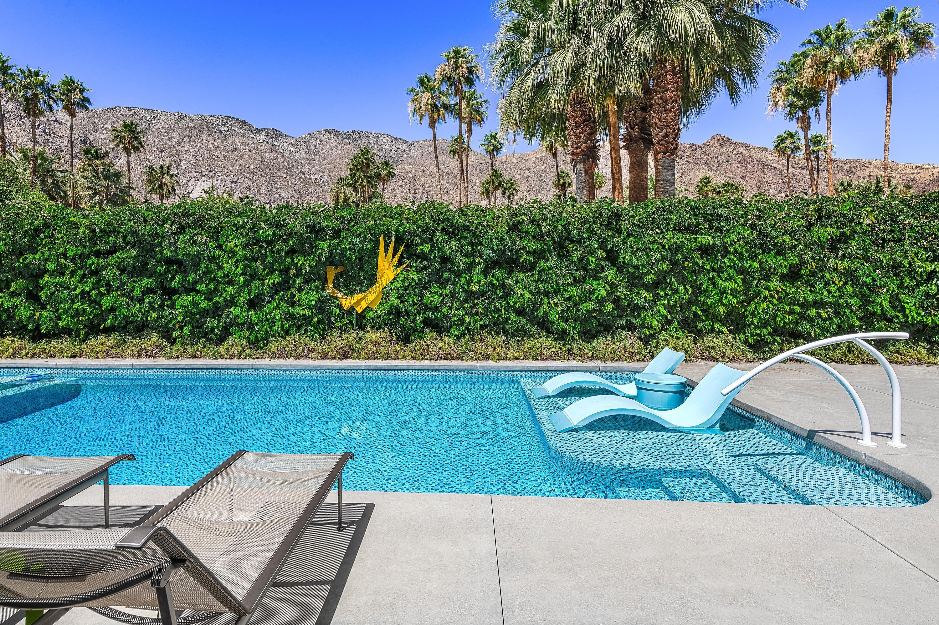 803 N Via Monte VISTA