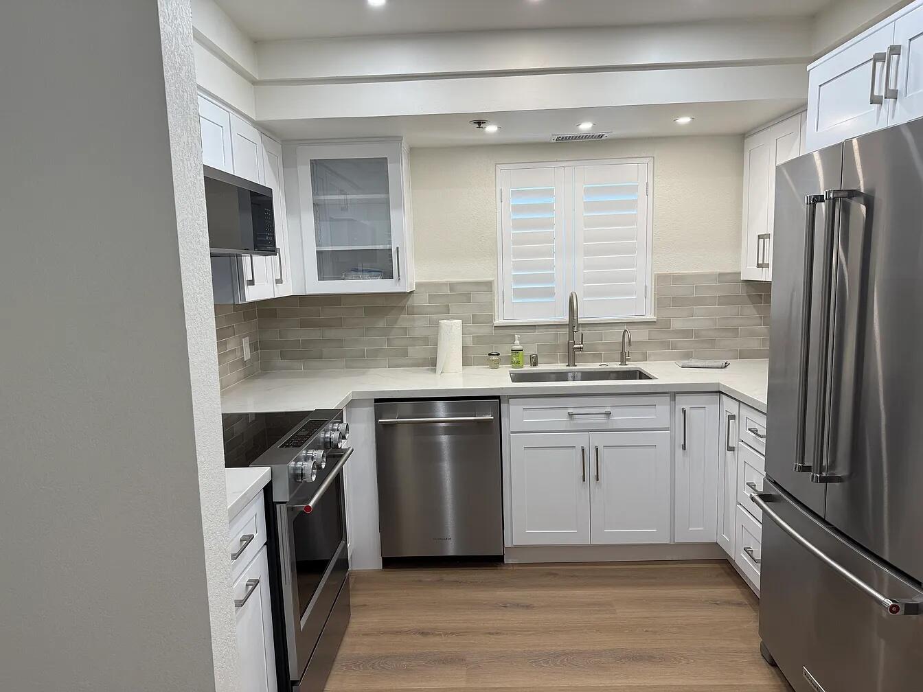 453 Village SQ