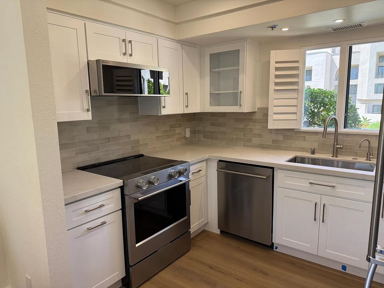 453 Village SQ