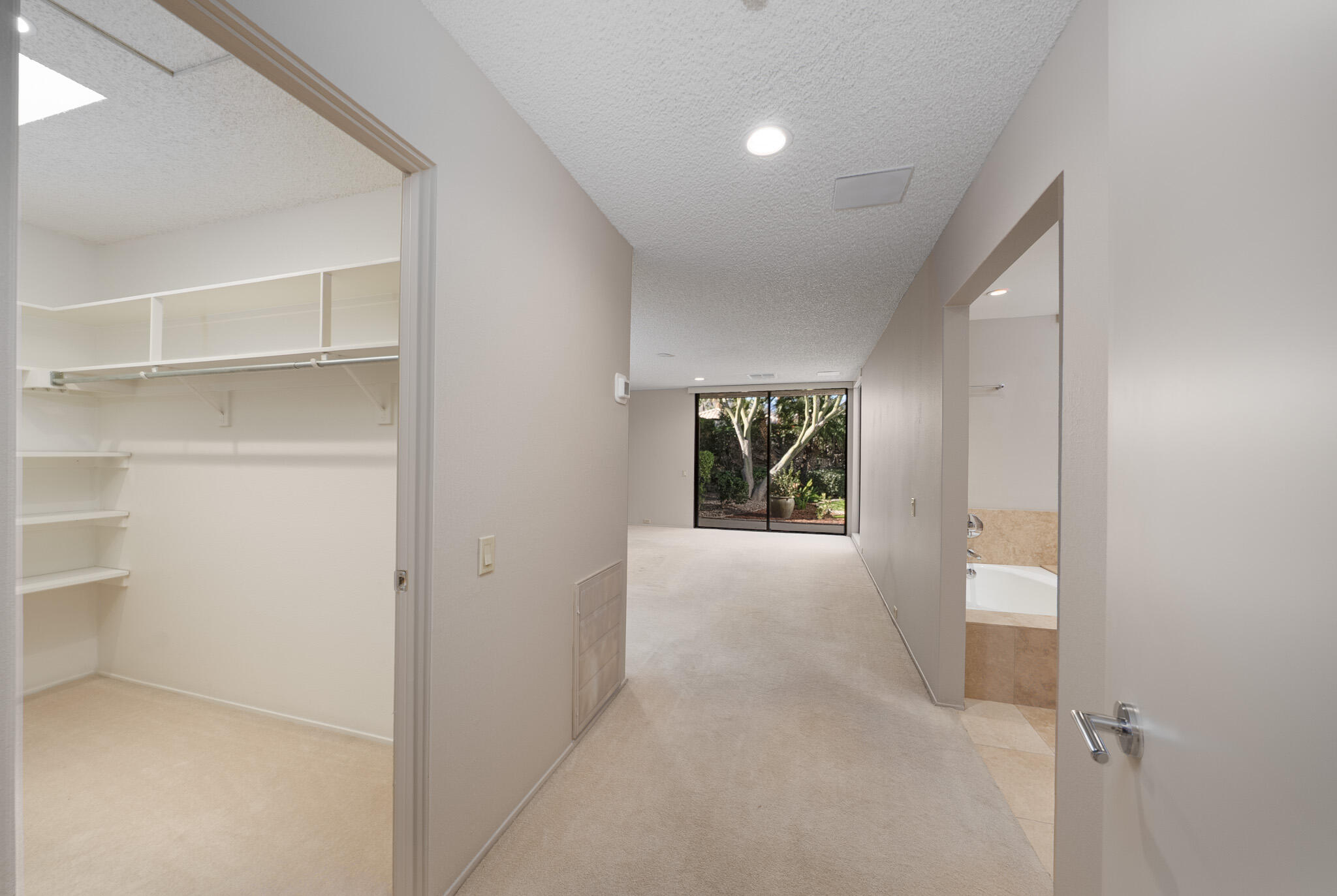 32 Cornell DR