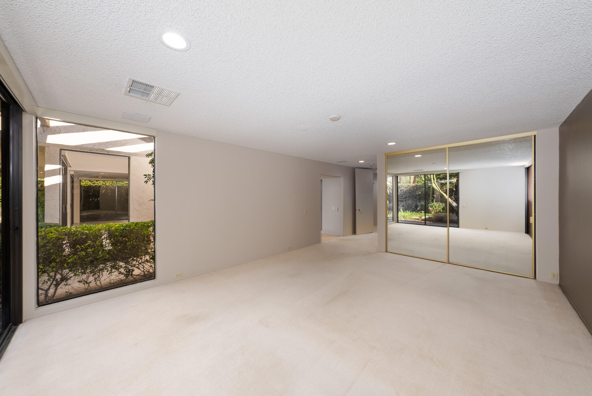 32 Cornell DR