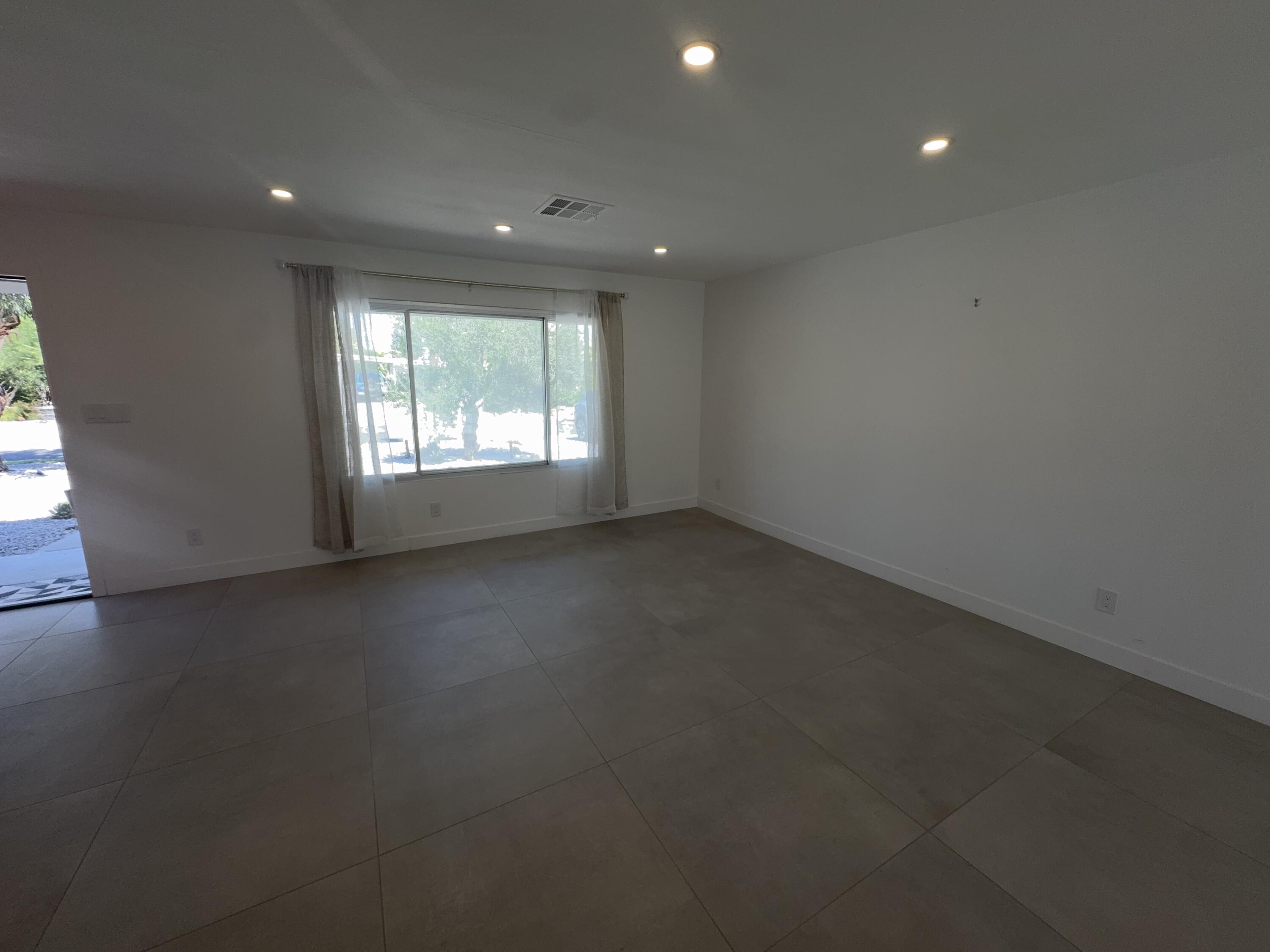 2175 N Sandra RD