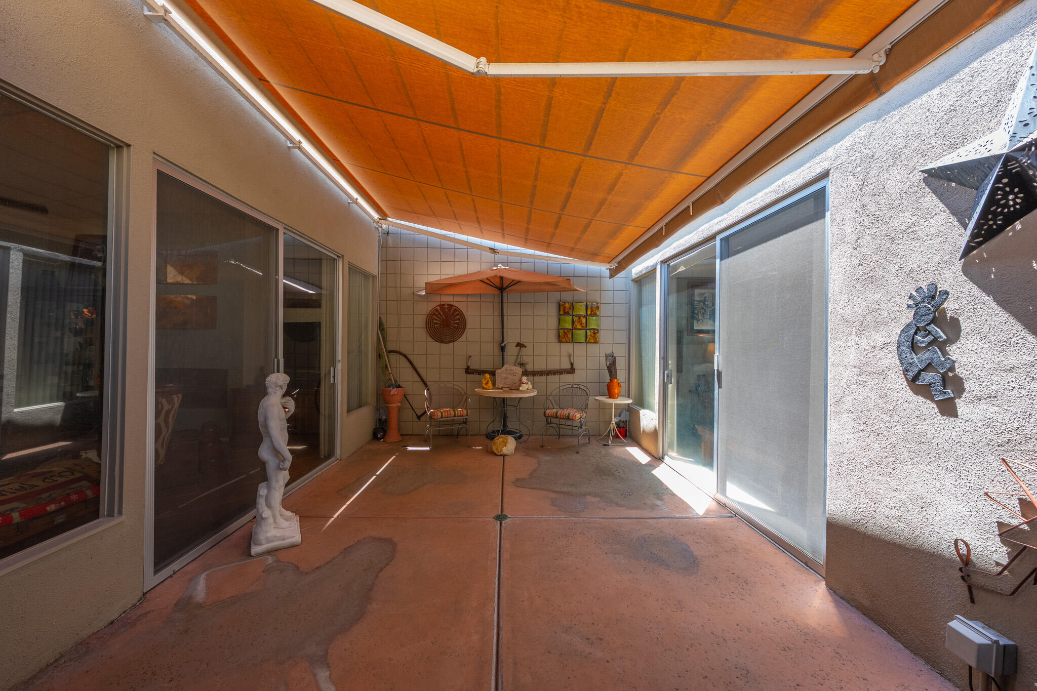 720 E La Verne WAY