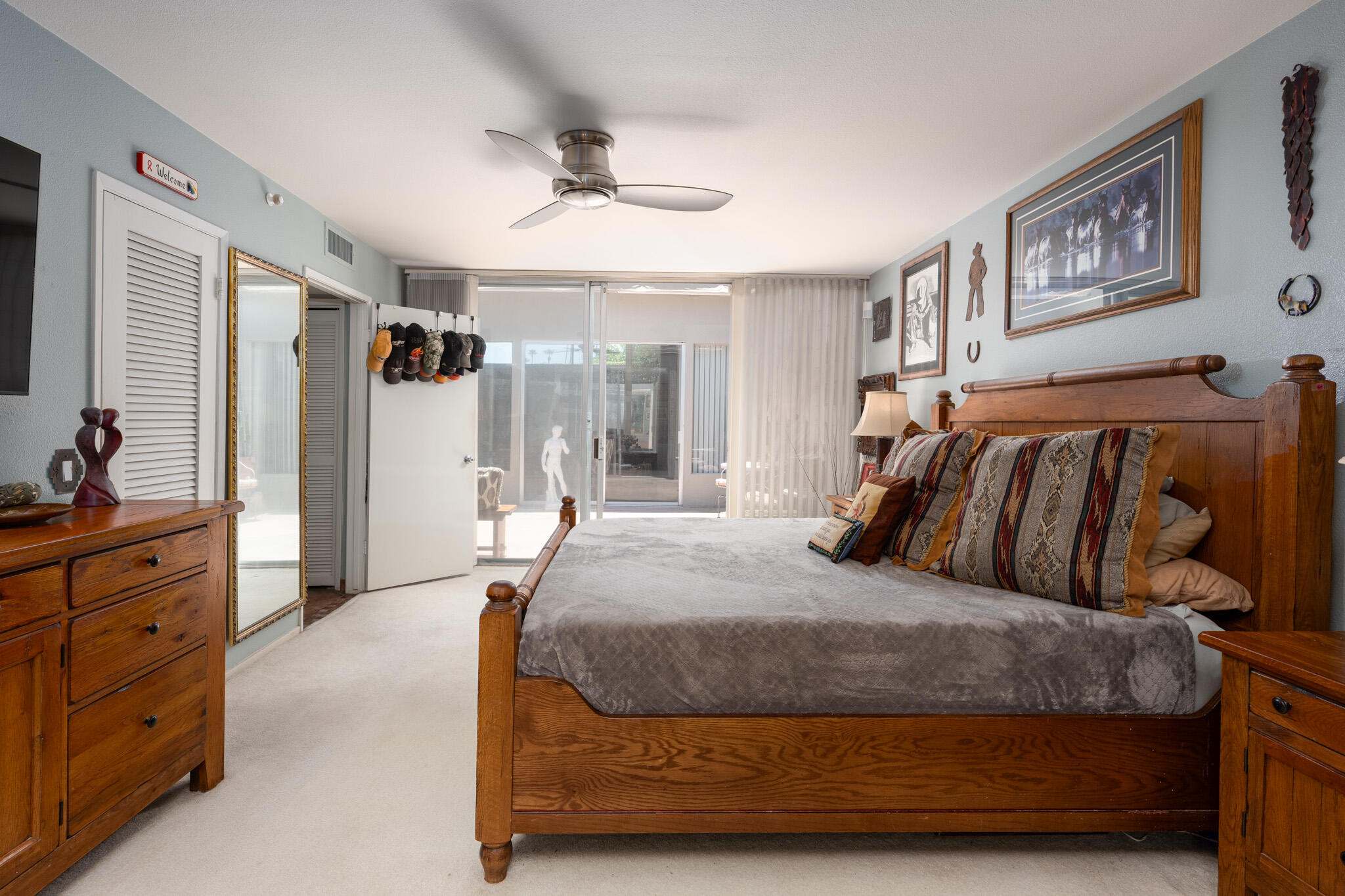 720 E La Verne WAY