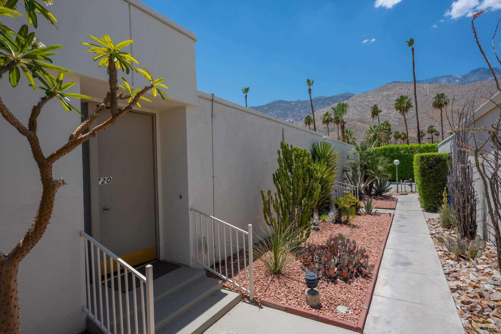 720 E La Verne WAY