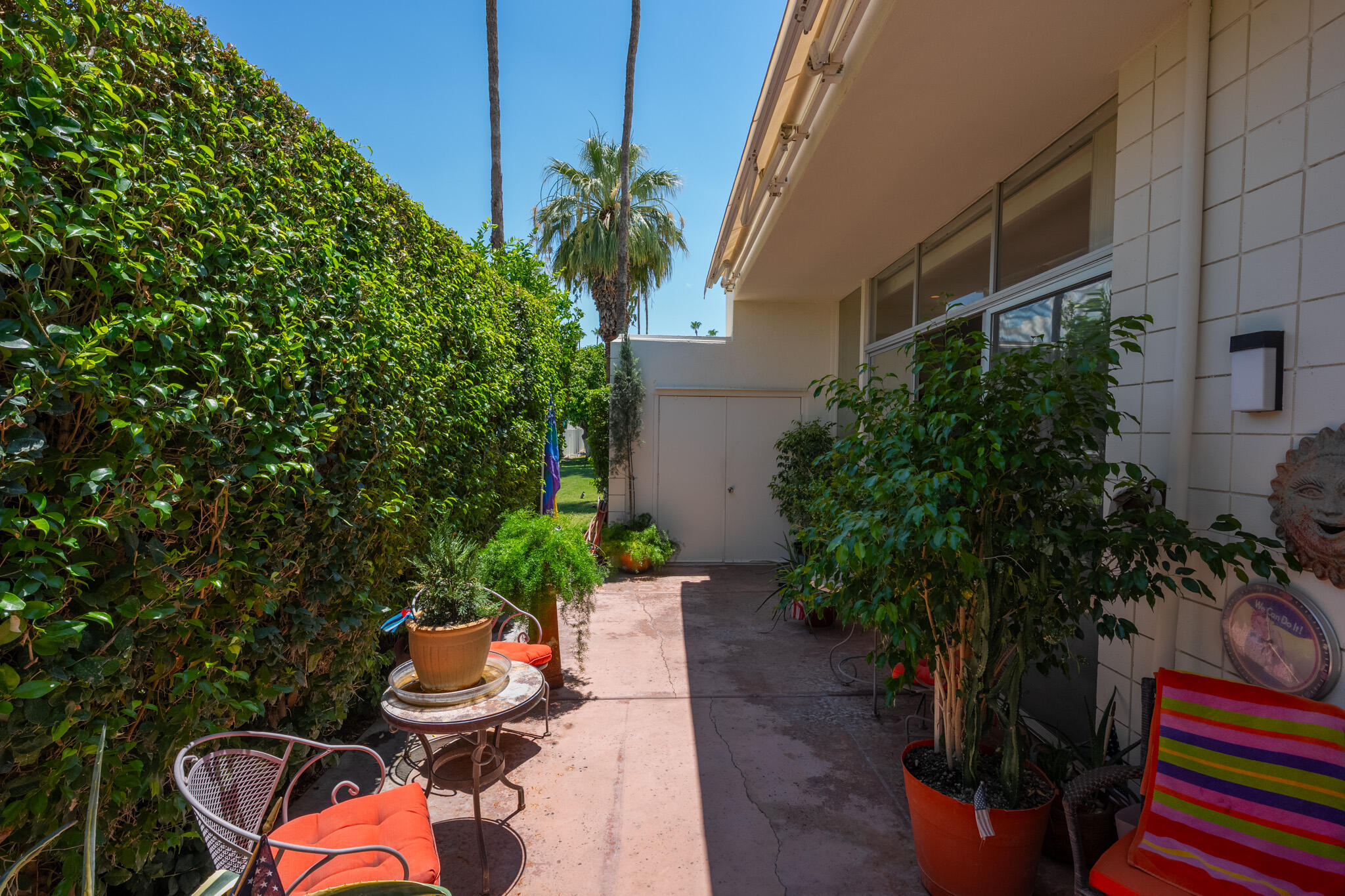 720 E La Verne WAY