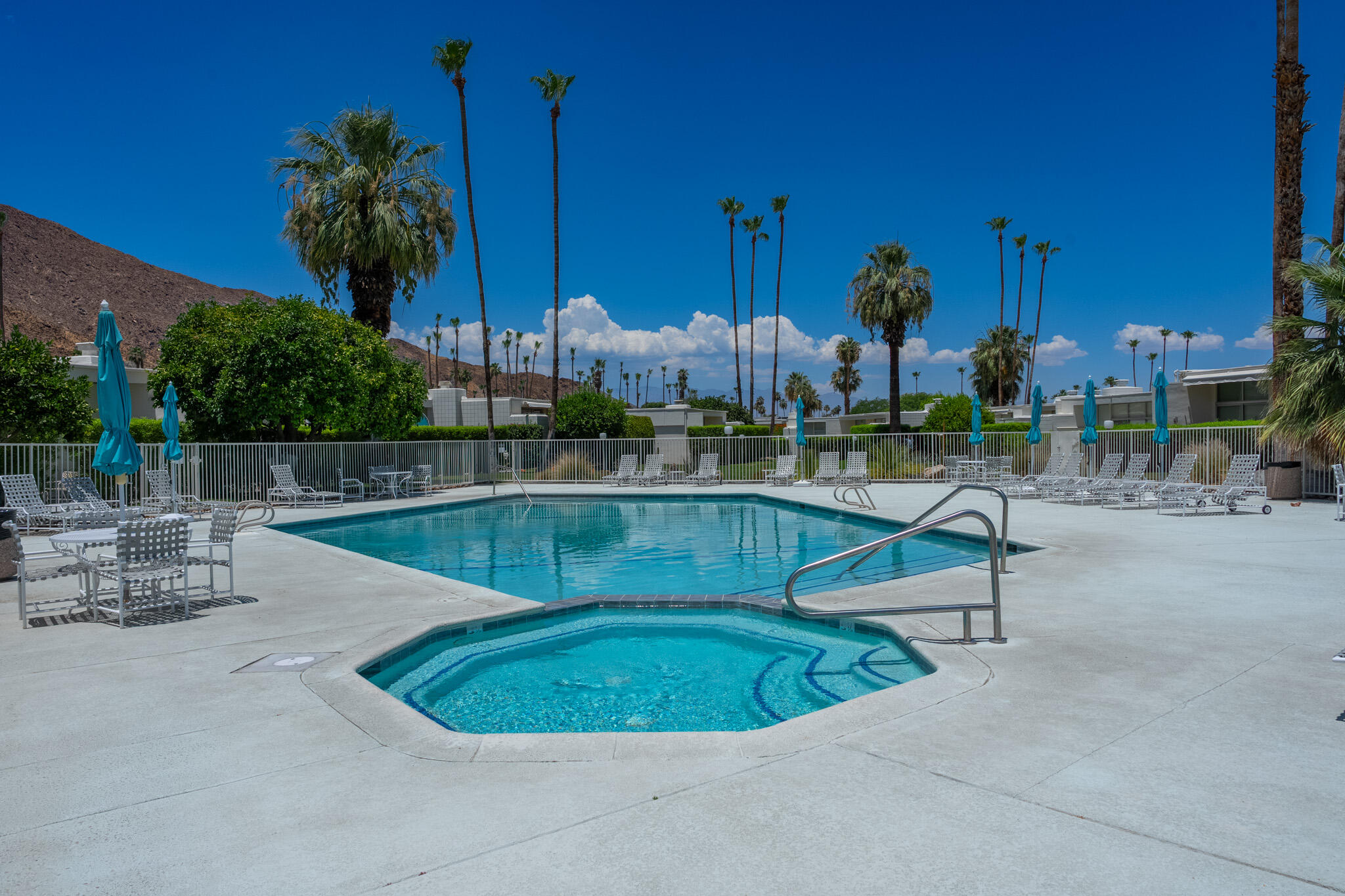720 E La Verne WAY