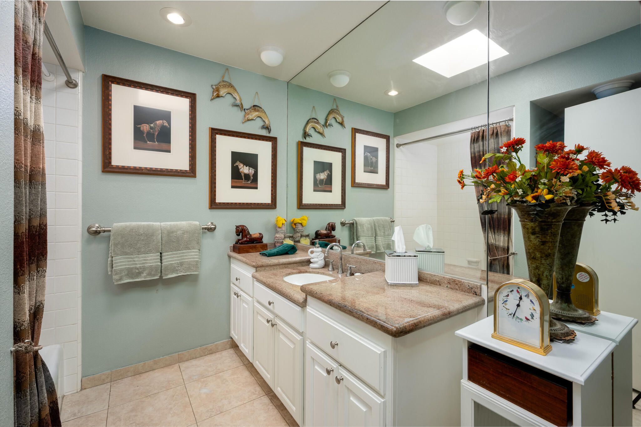720 E La Verne WAY