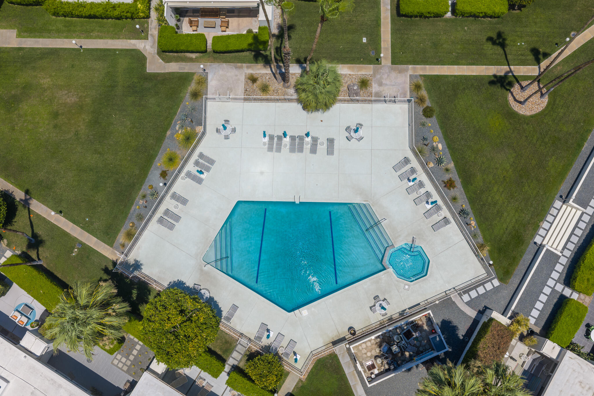 720 E La Verne WAY