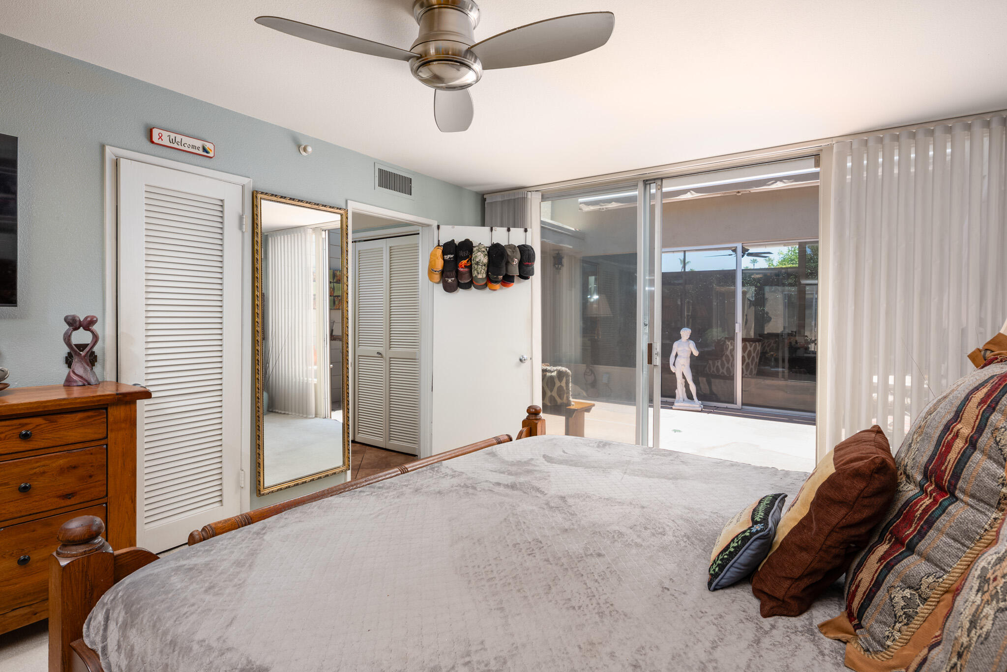 720 E La Verne WAY
