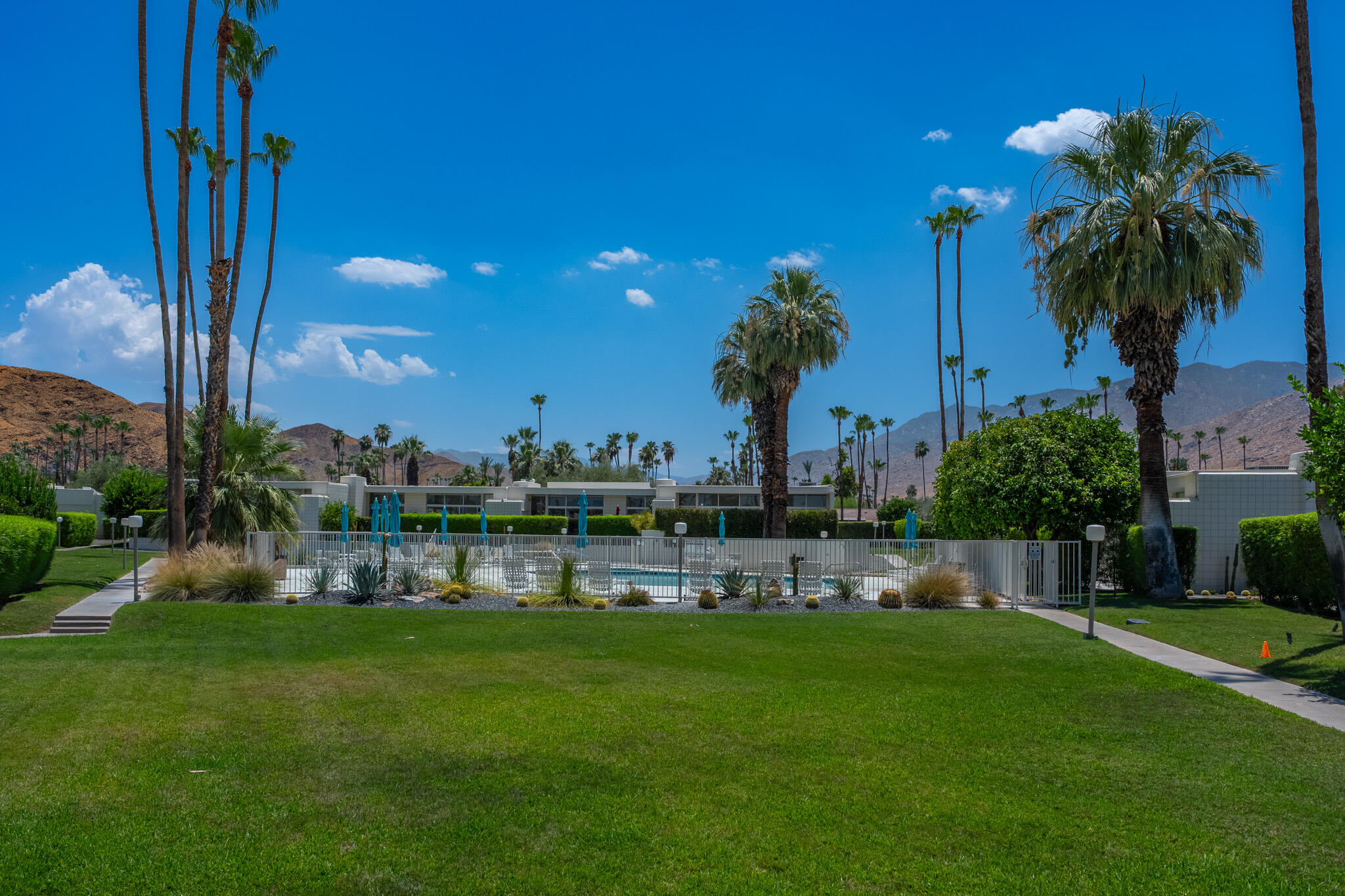 720 E La Verne WAY
