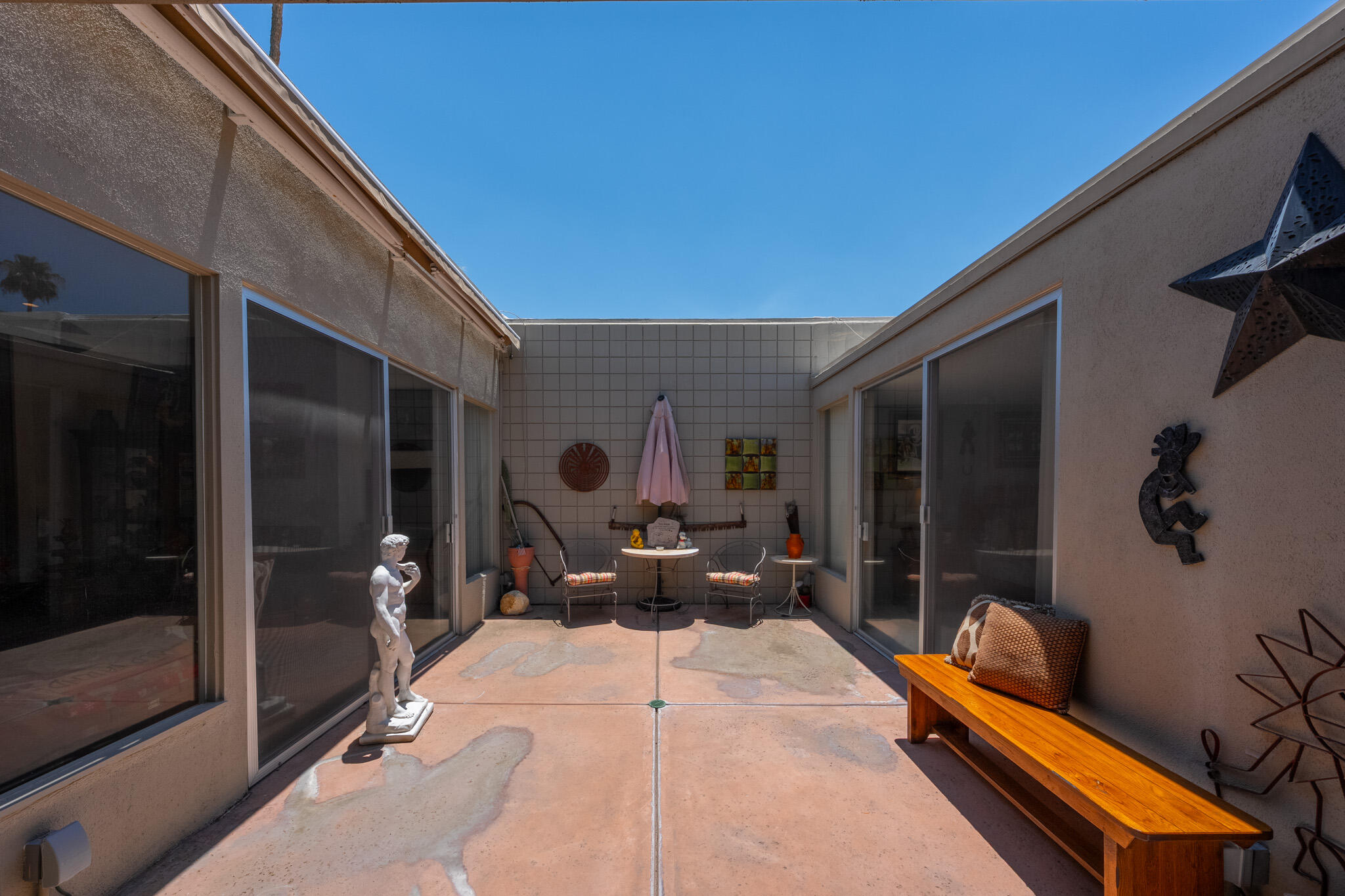720 E La Verne WAY