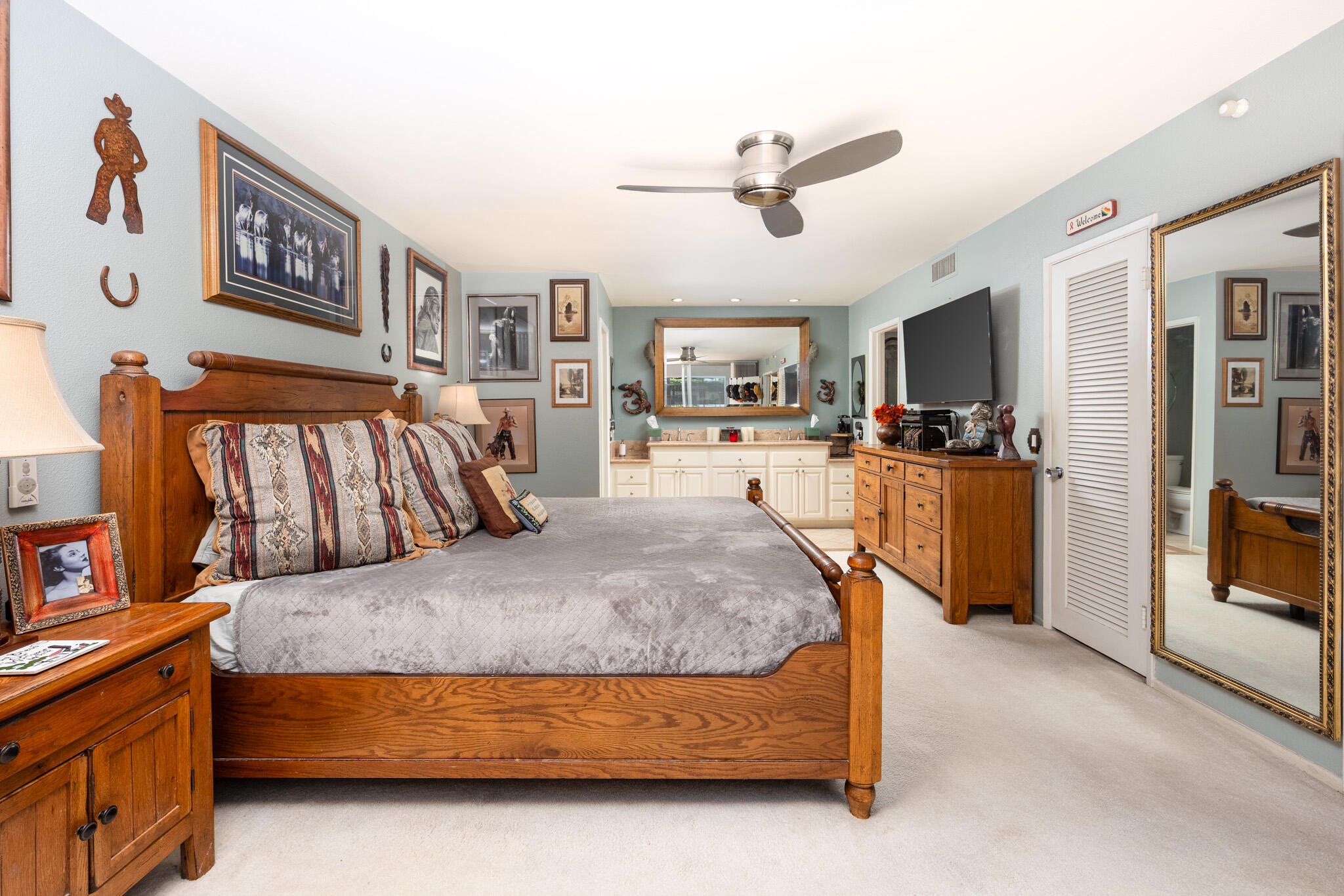 720 E La Verne WAY