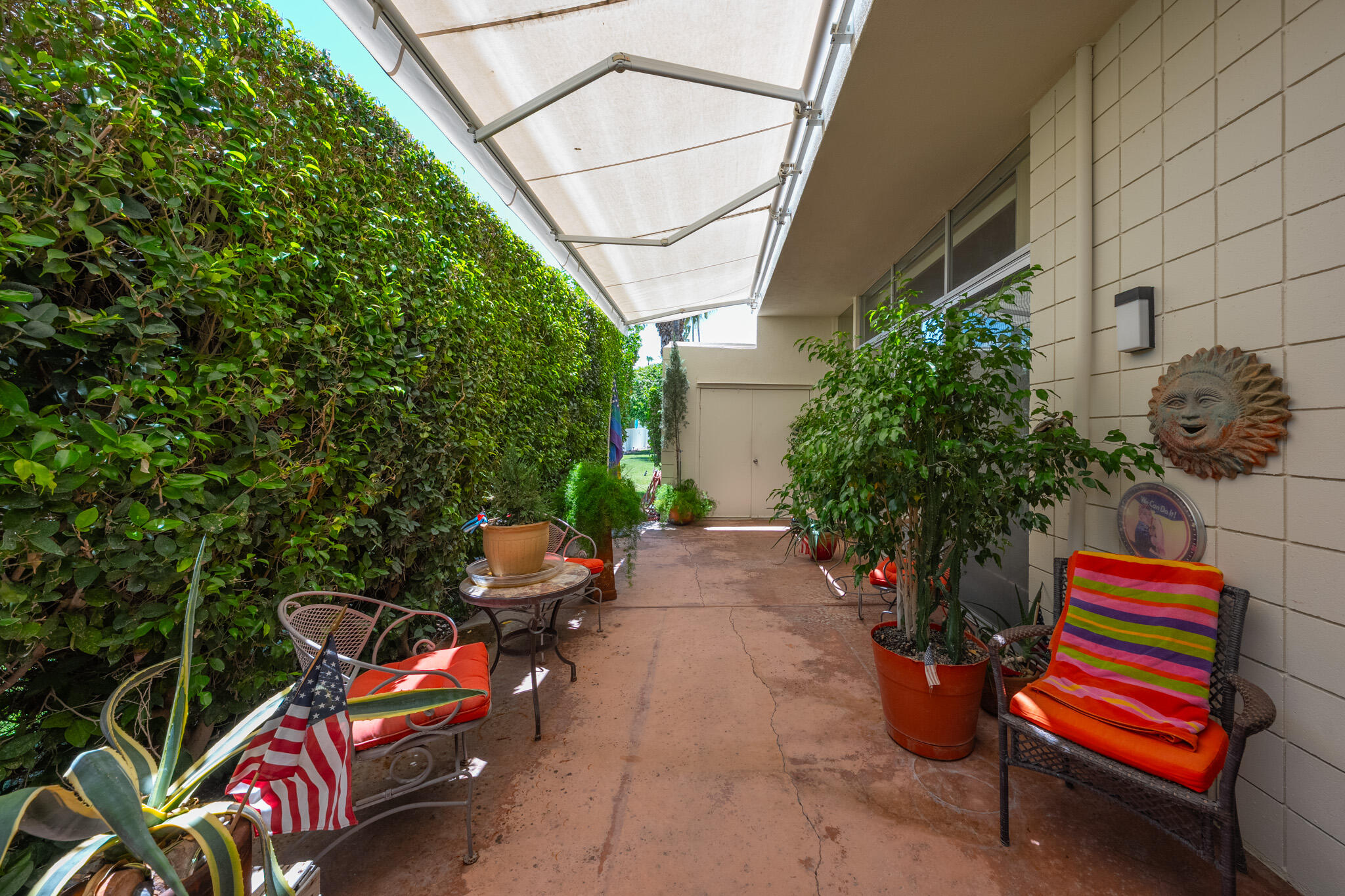 720 E La Verne WAY